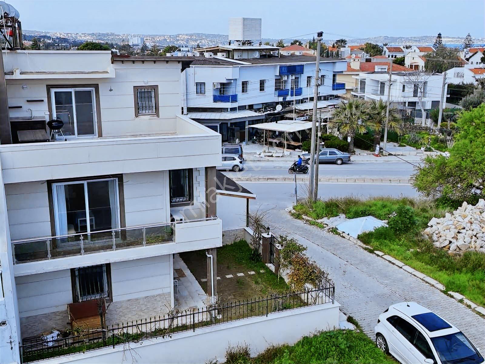 Çeşme Altınyunus Eşyalı Kiralık 4+1 Deniz Manzaralı Teras - Görsel 3