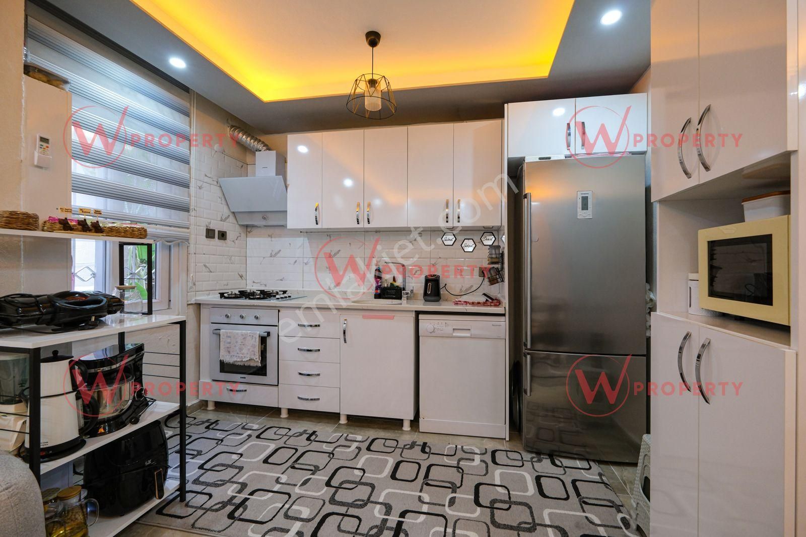 W Property'den Aydınlıkevler'de İçi Yenilenmiş Genış 2+1 - Görsel 3