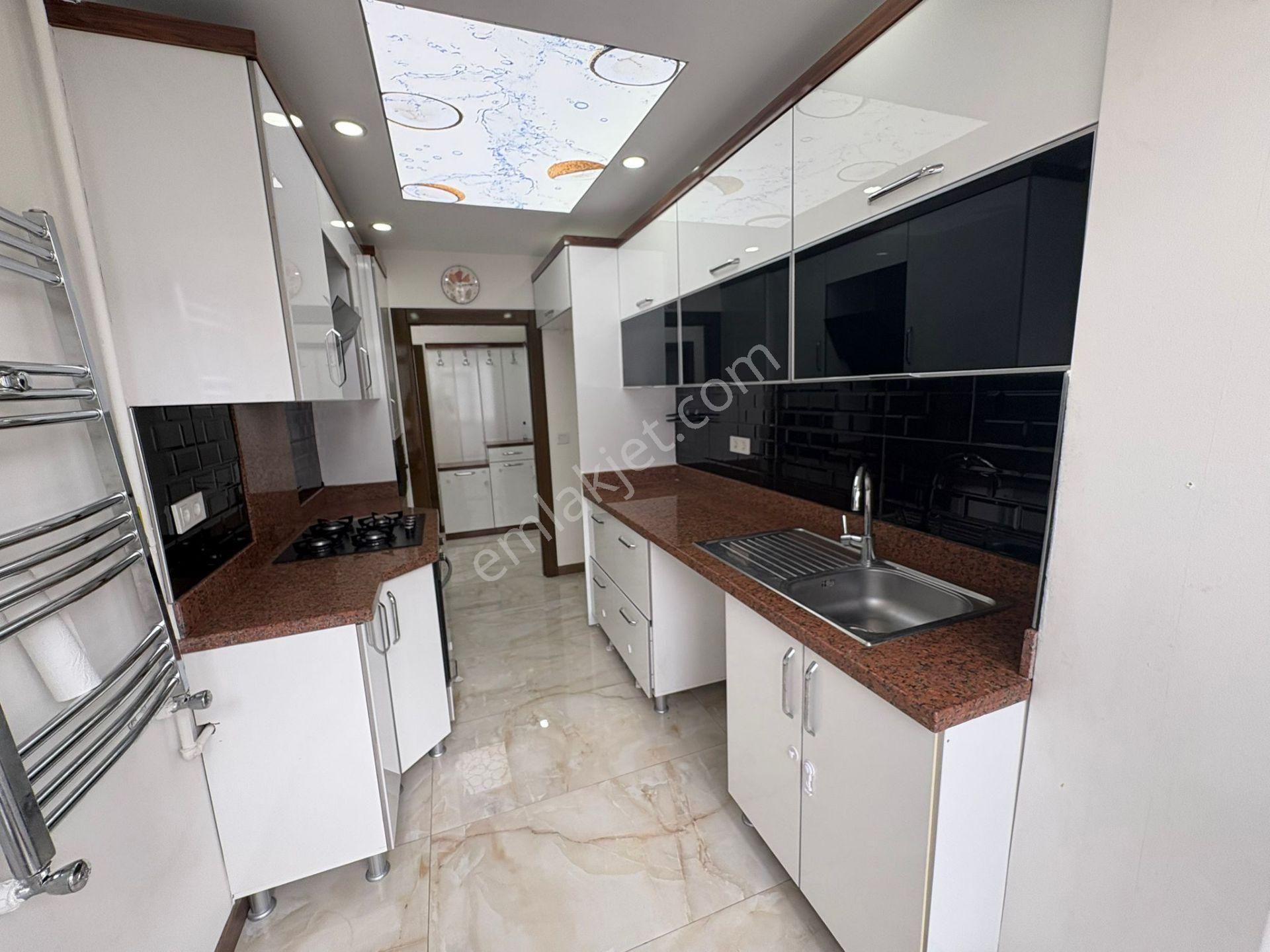 Göraldan 3+1 Full Lüks Yapılı Çetin Emeç Yanı Boş Manzaralı Daire - Görsel 17