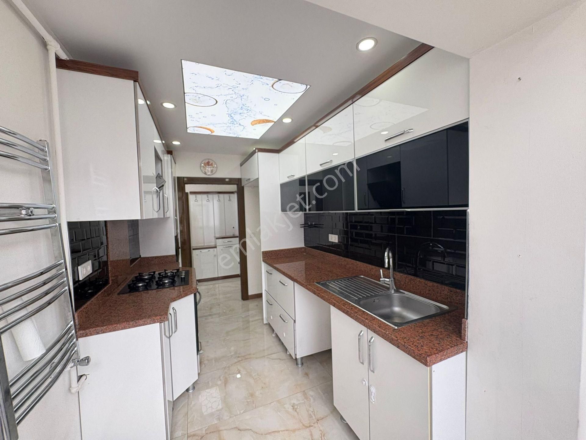 Göraldan 3+1 Full Lüks Yapılı Çetin Emeç Yanı Boş Manzaralı Daire