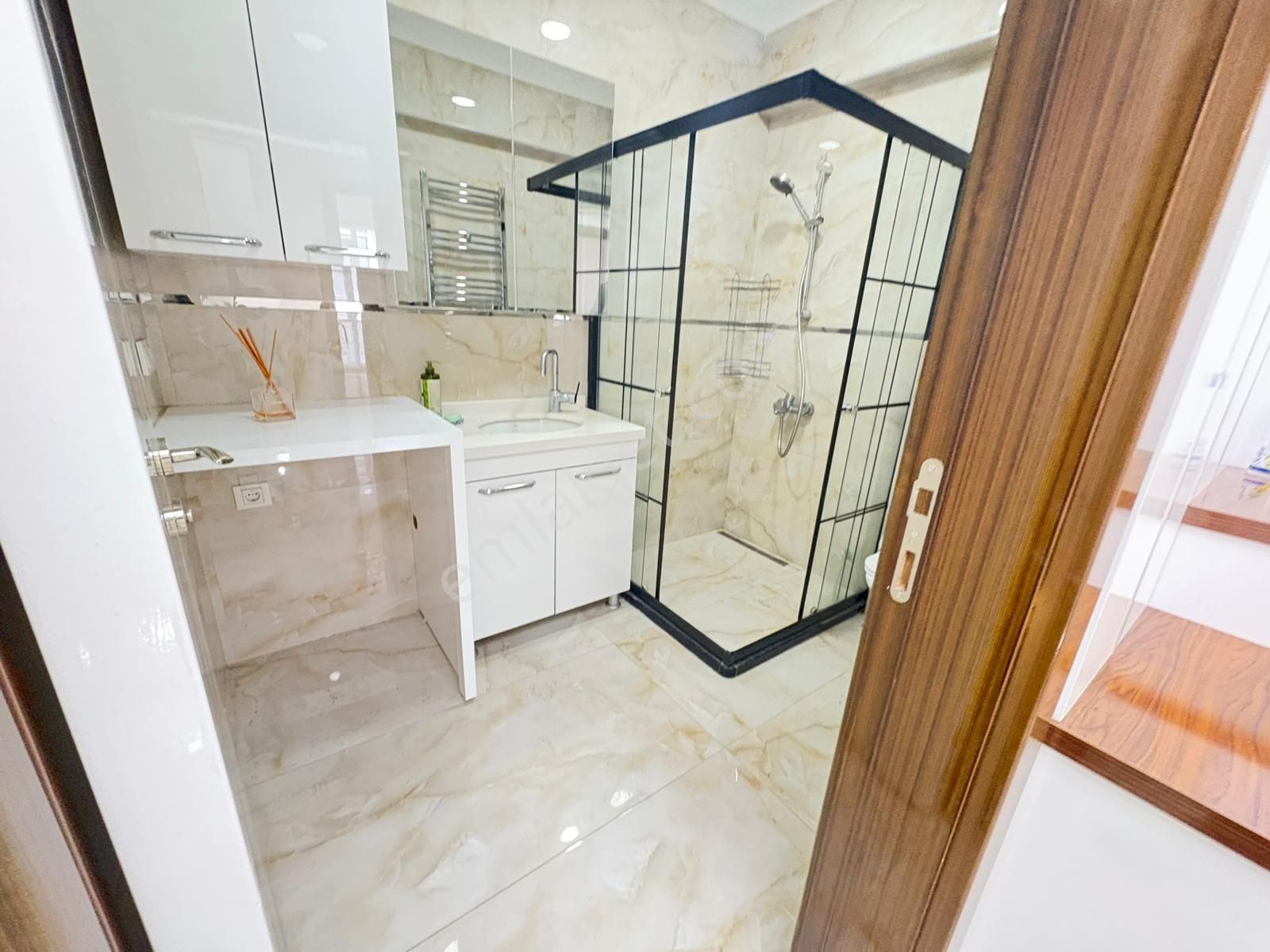 Göraldan 3+1 Full Lüks Yapılı Çetin Emeç Yanı Boş Manzaralı Daire - Görsel 31