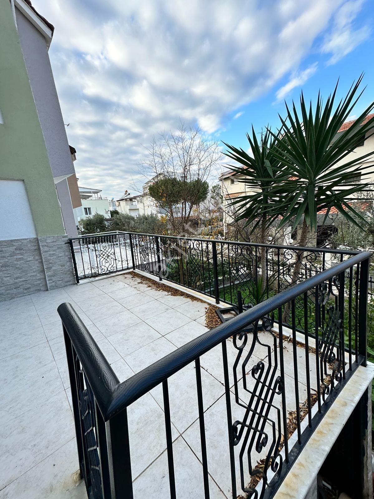 Kuşadası Kadınlar Denizi Mevki Deniz Manzaralı Doğalgazlı Satılık 4+1 Villa - Görsel 7