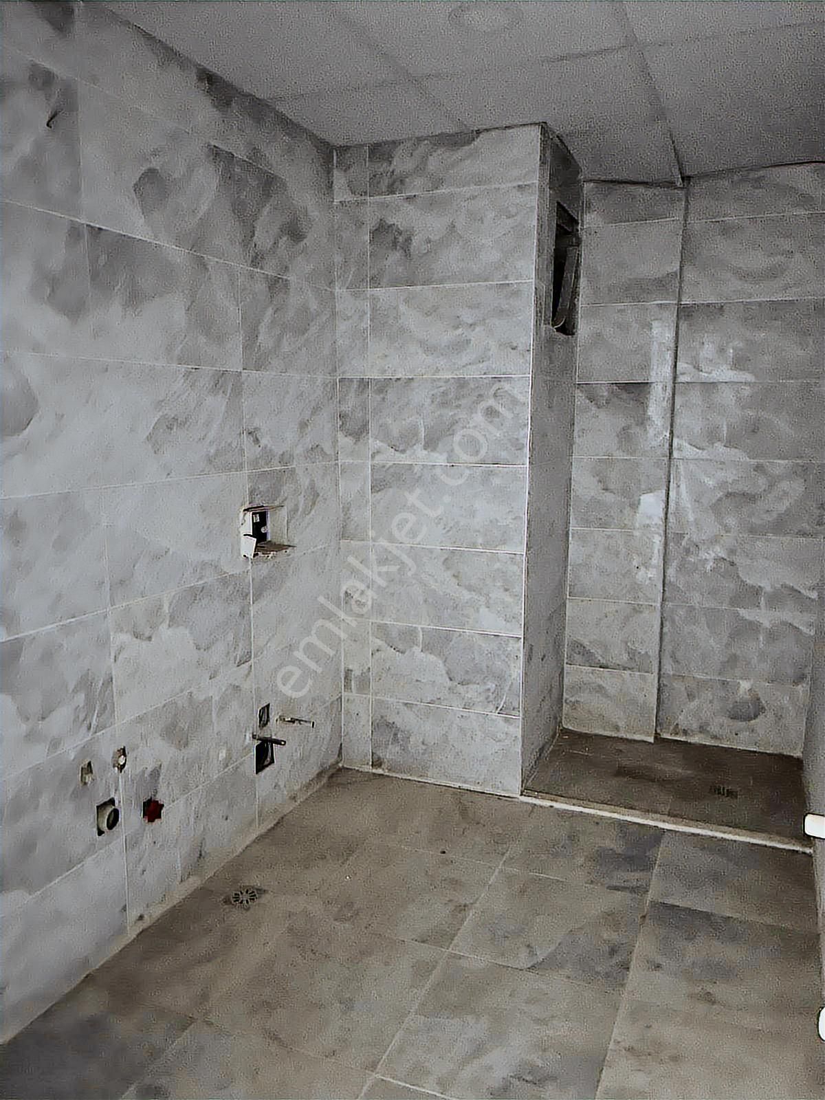 Bahçeşehir Royal Sitesinde Havuz Ve Peyzaj Manzaralı 3+1 Daire - Görsel 16