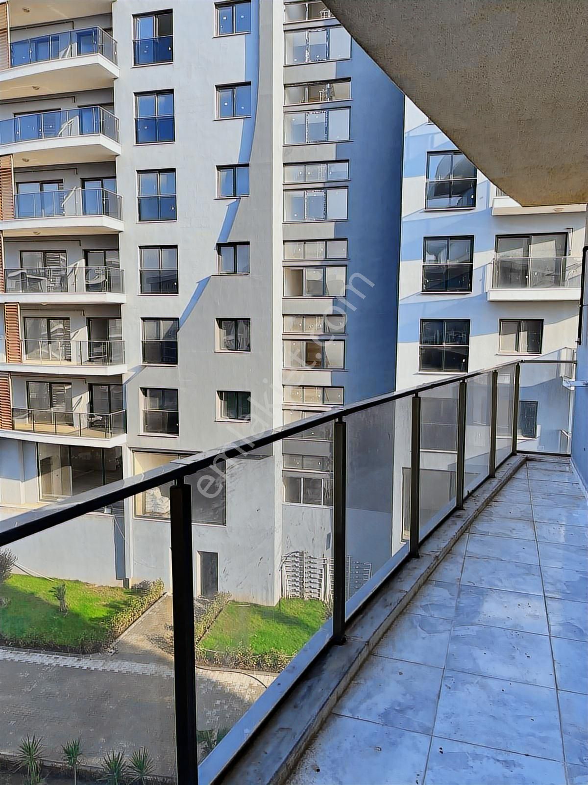 Bahçeşehir Royal Sitesinde Havuz Ve Peyzaj Manzaralı 3+1 Daire - Görsel 17