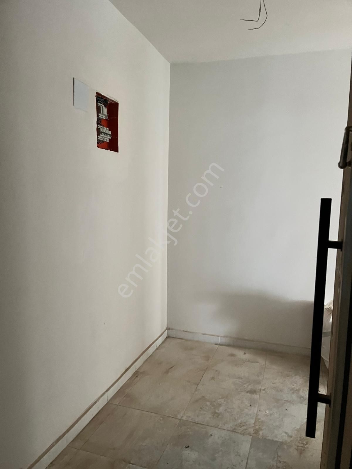 Bahçeşehir Royal Sitesinde Havuz Ve Peyzaj Manzaralı 3+1 Daire - Görsel 14