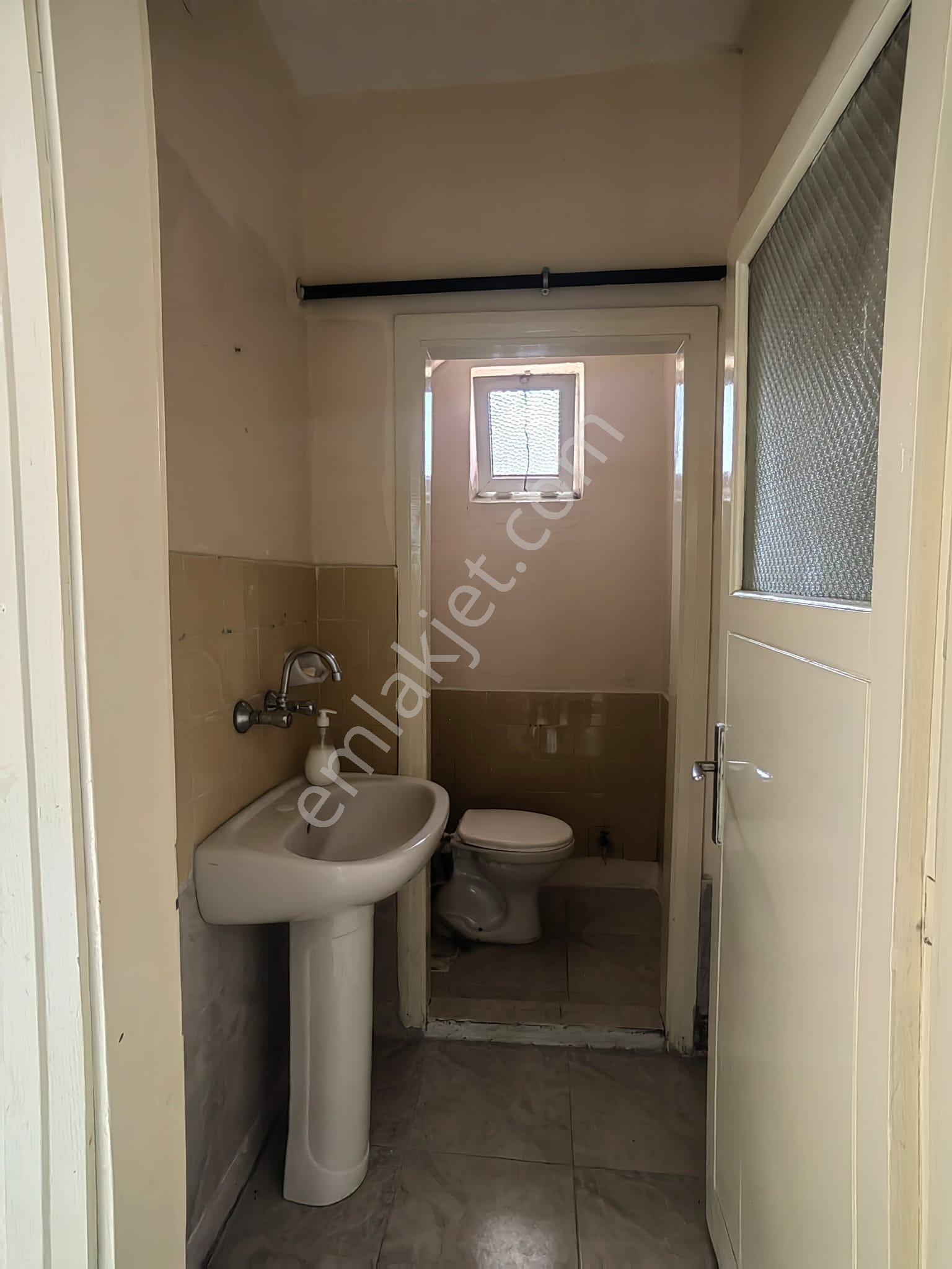 Akçay Emlak'tan Akşehir Gazi Pazarı Civarında Bakımlı Ara Kat Kiralık 3+1 Daire - Görsel 25