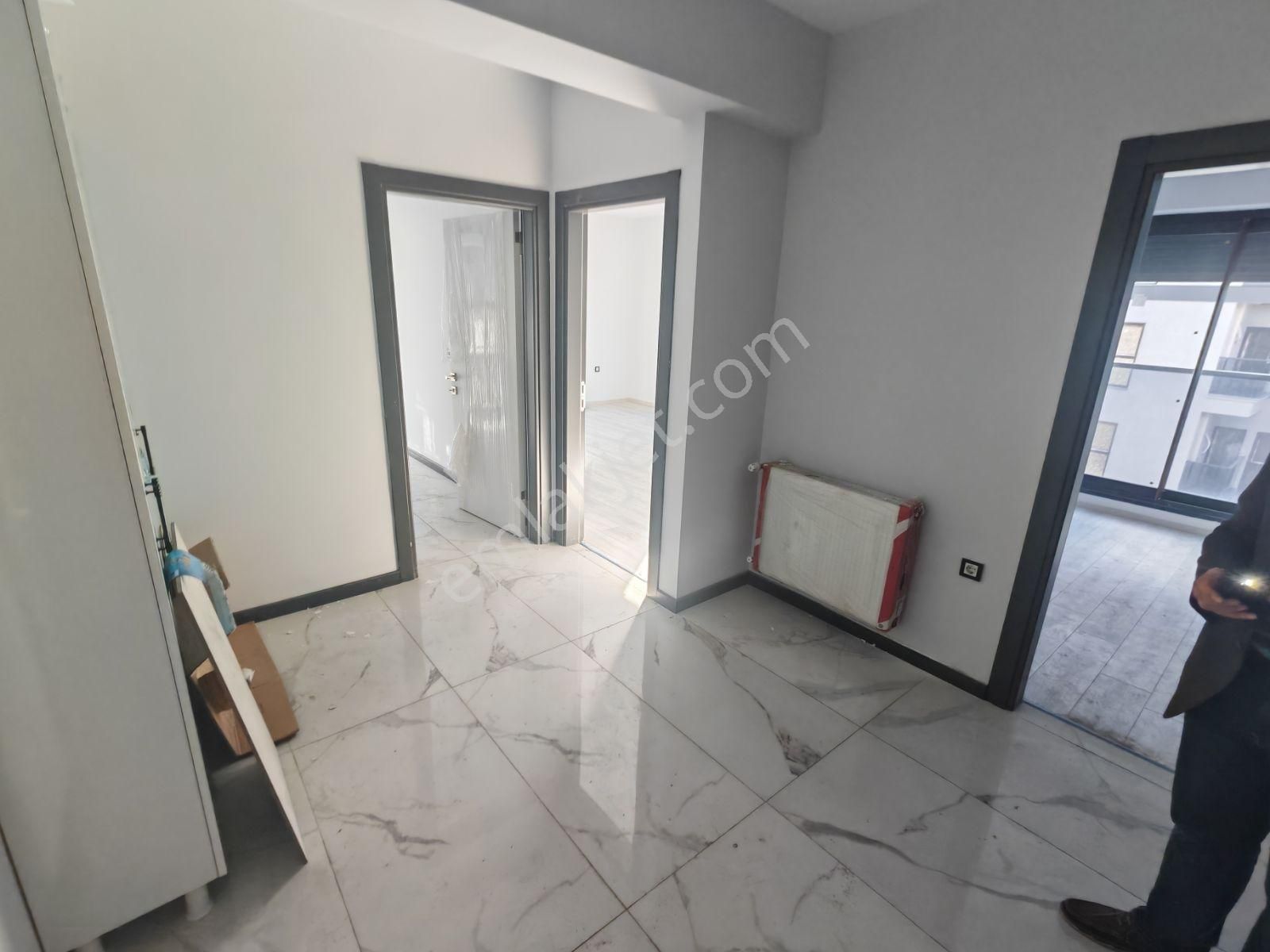 Bayraklı'da Mükemmel Konumda Satılık Sıfır 3+1 - Görsel 5