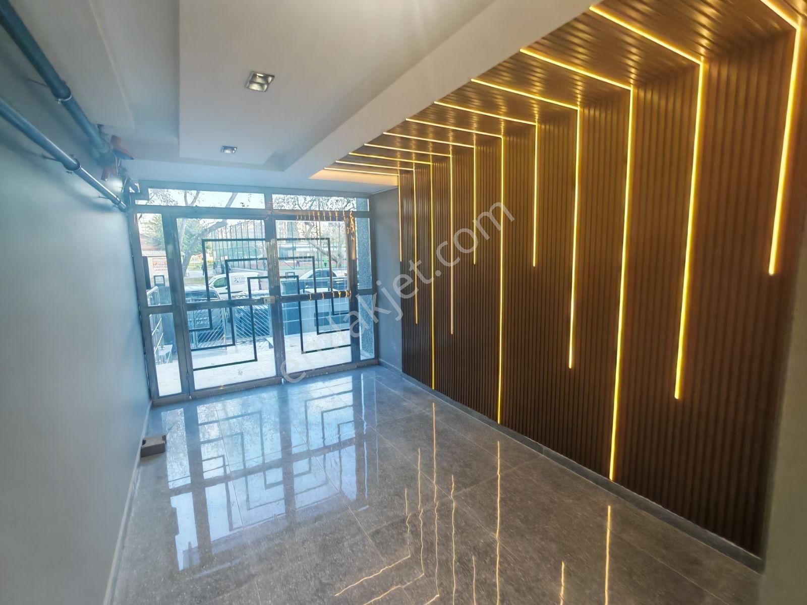 Bayraklı'da Mükemmel Konumda Satılık Sıfır 3+1 - Görsel 3