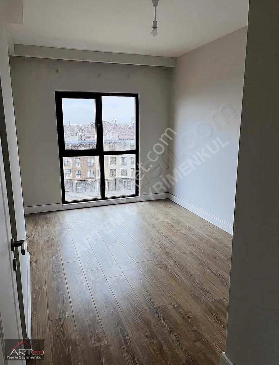 Toki Emlak Konutta Deniz Manzaralı Ebeveyn Banyolu 3+1 Kiralık - Görsel 9