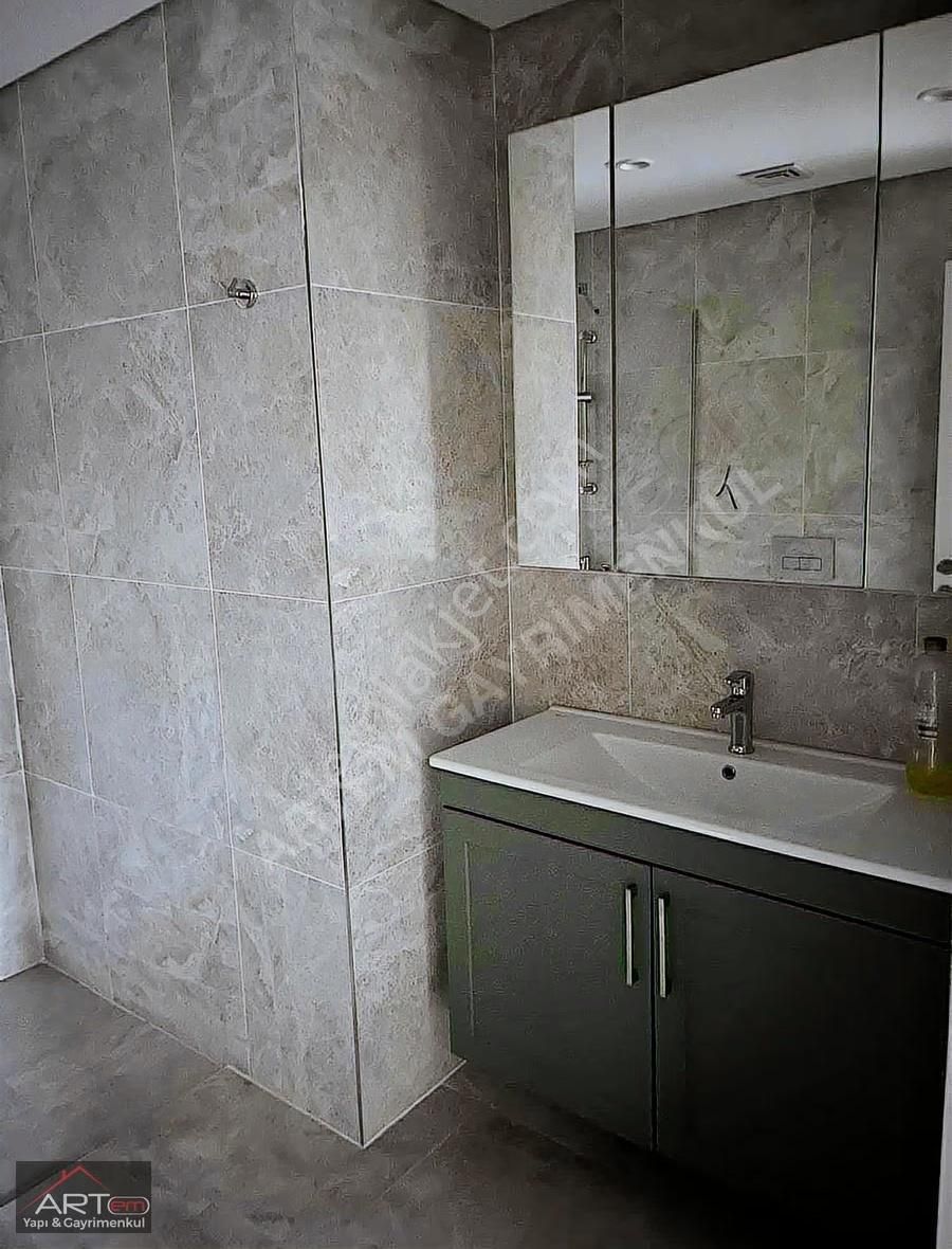 Toki Emlak Konutta Deniz Manzaralı Ebeveyn Banyolu 3+1 Kiralık - Görsel 17