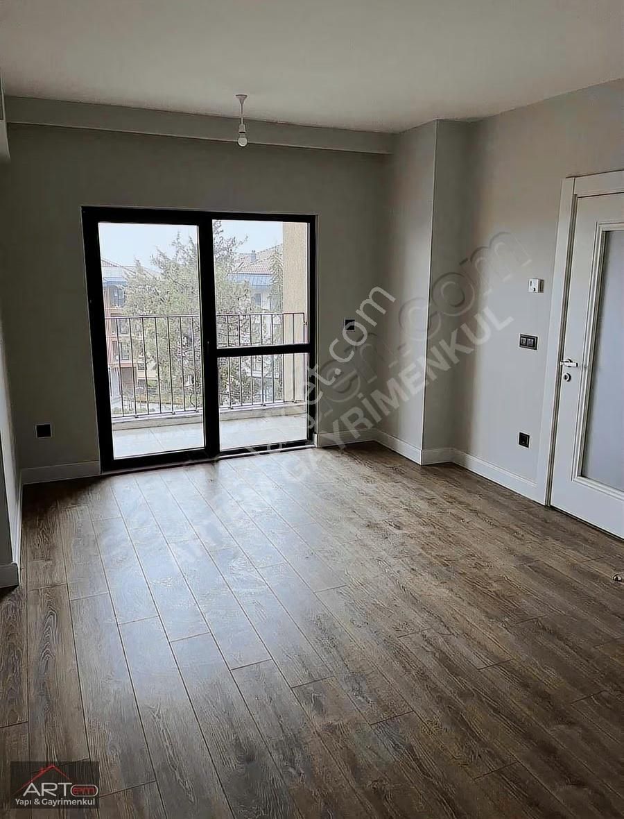 Toki'de Ara Kat 2+1 Önü Açık Kiralık Dairemiz.