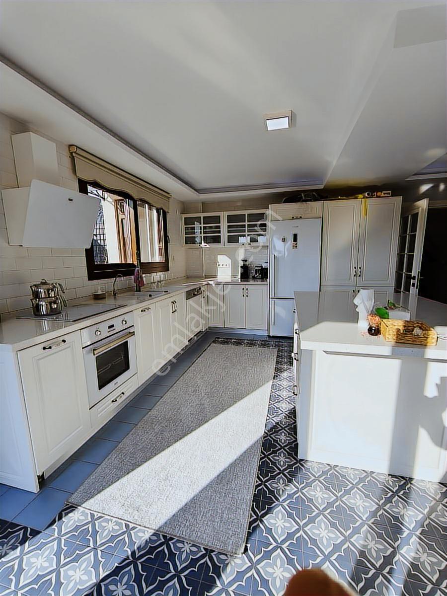 Foça Bağarasında Satılık Villa Tam Müstakil Havuzlu Otoparklı - Görsel 27