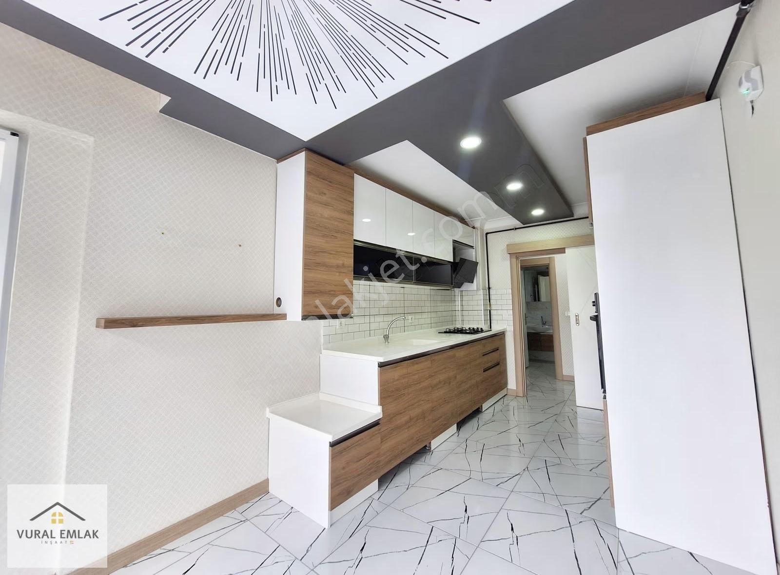 Vural'dan Yenikent'de Merkezi Güzergahta 3+1 C. Balkonlu Daire - Görsel 4