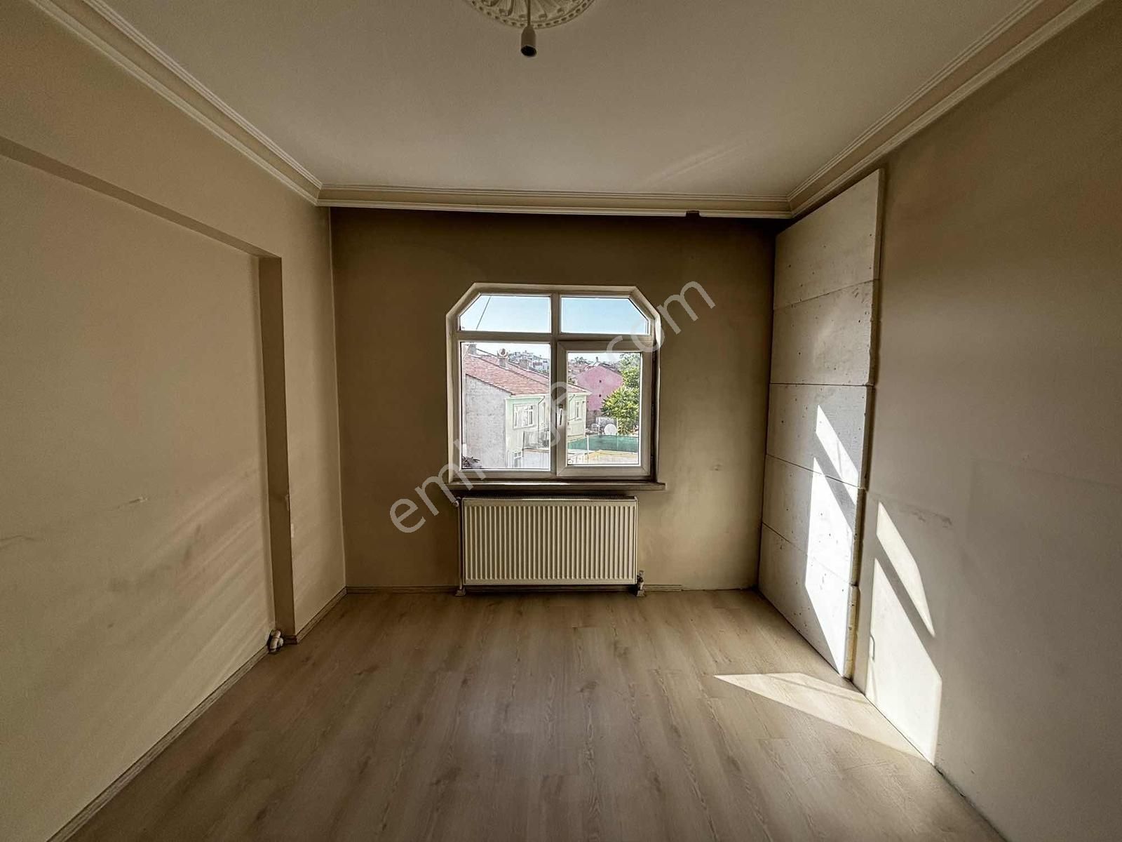 Tuna Gayrimenkul'den // Satılık Merkezde Satılık Ara Kat 3+1 - Görsel 2