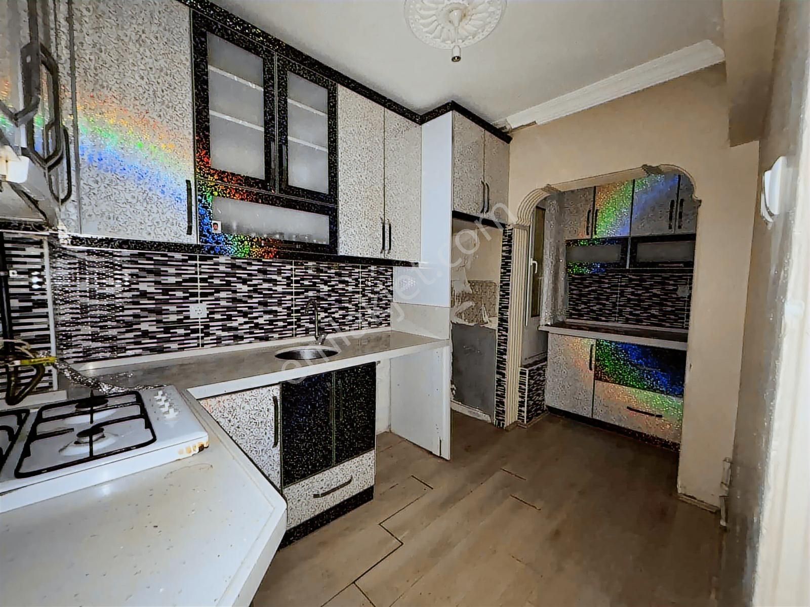 Tuna Gayrimenkul'den // Satılık Merkezde Satılık Ara Kat 3+1 - Görsel 7