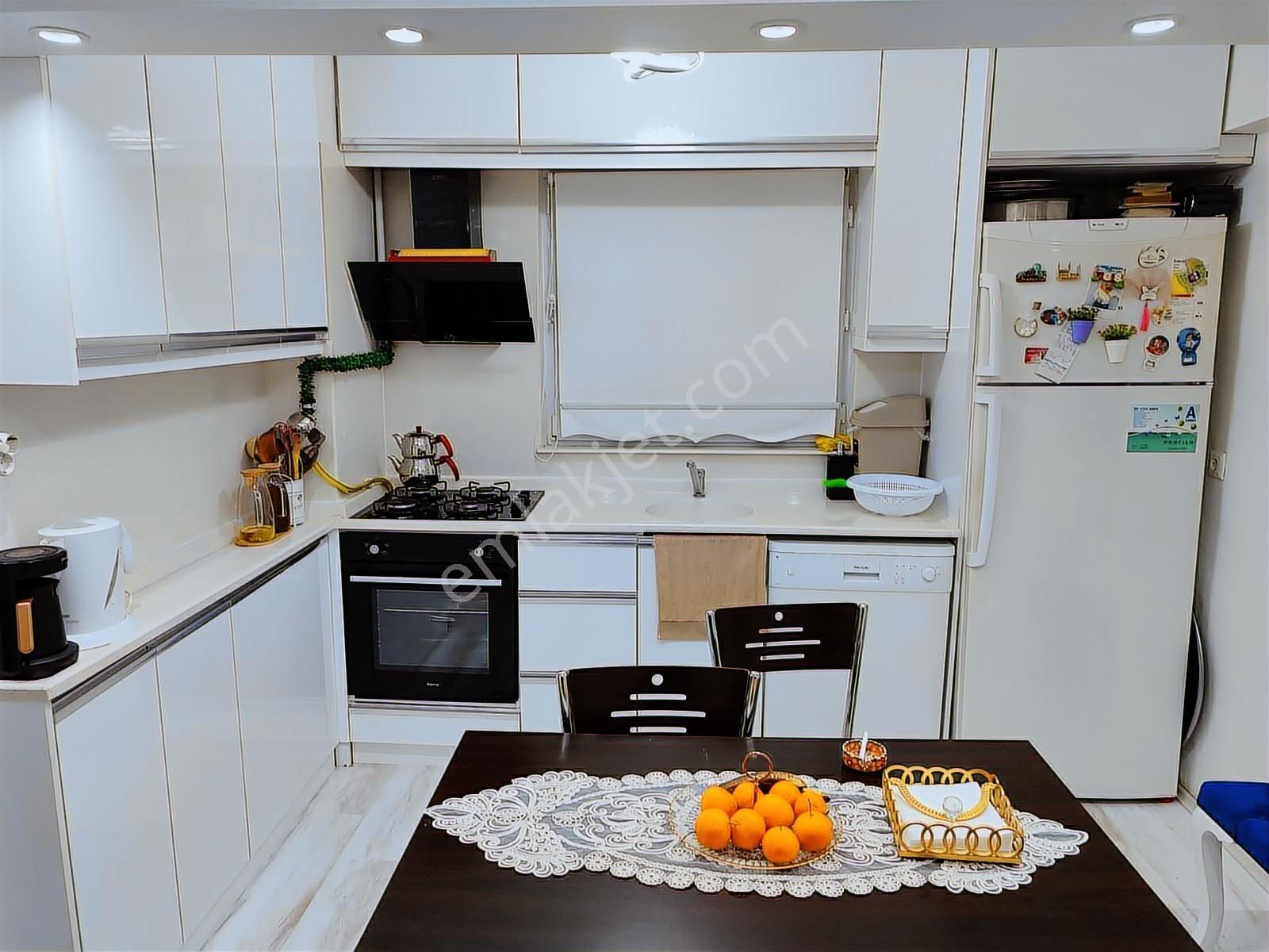 İncirli Caddesi Üzerinde Satılık Arakat Daire - Görsel 6