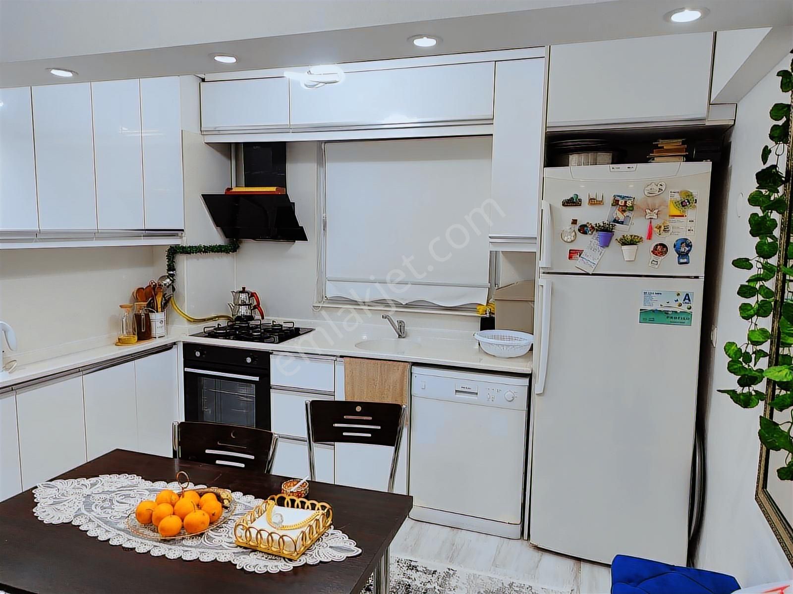 İncirli Caddesi Üzerinde Satılık Arakat Daire - Görsel 8