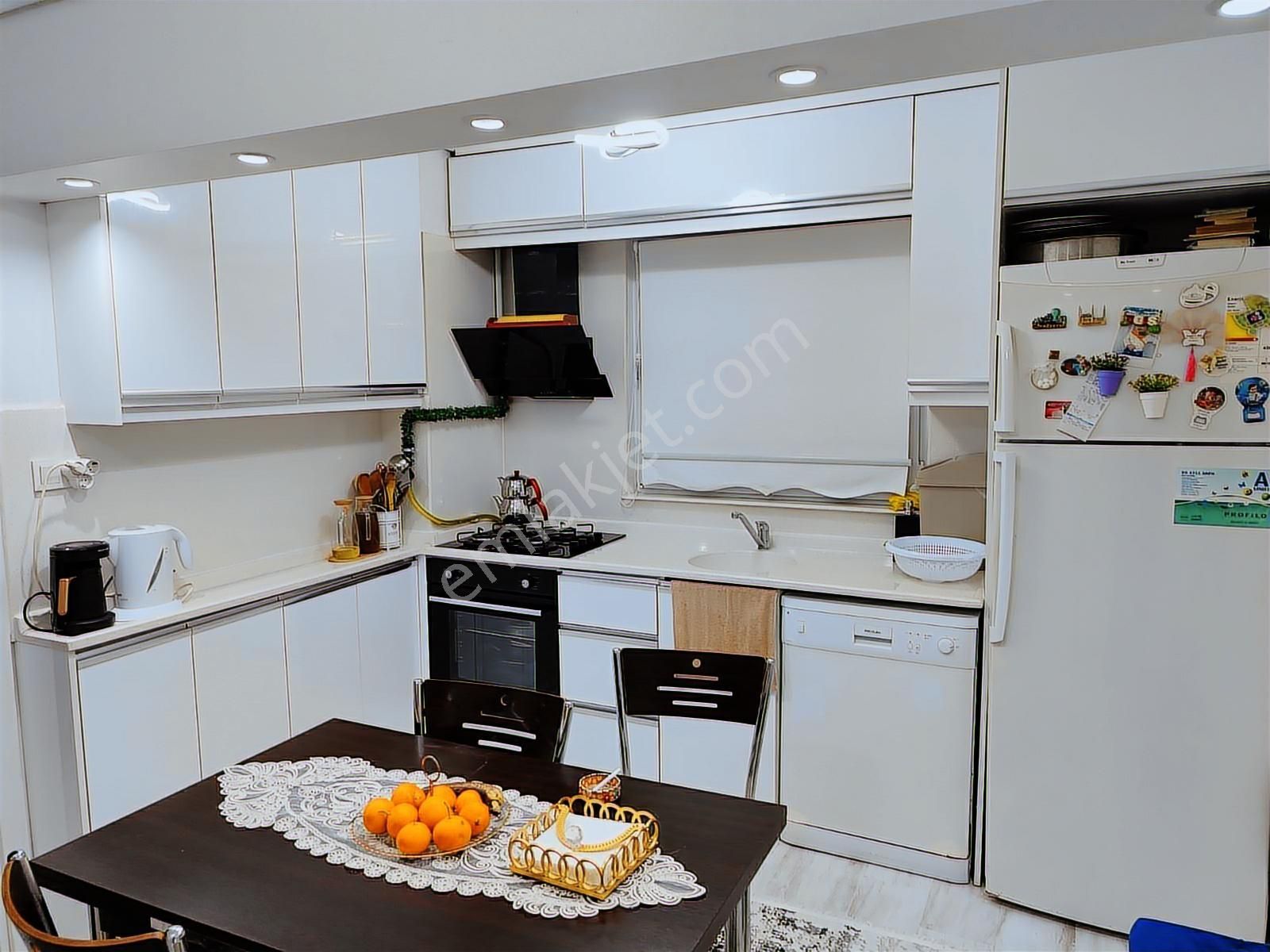 İncirli Caddesi Üzerinde Satılık Arakat Daire - Görsel 4