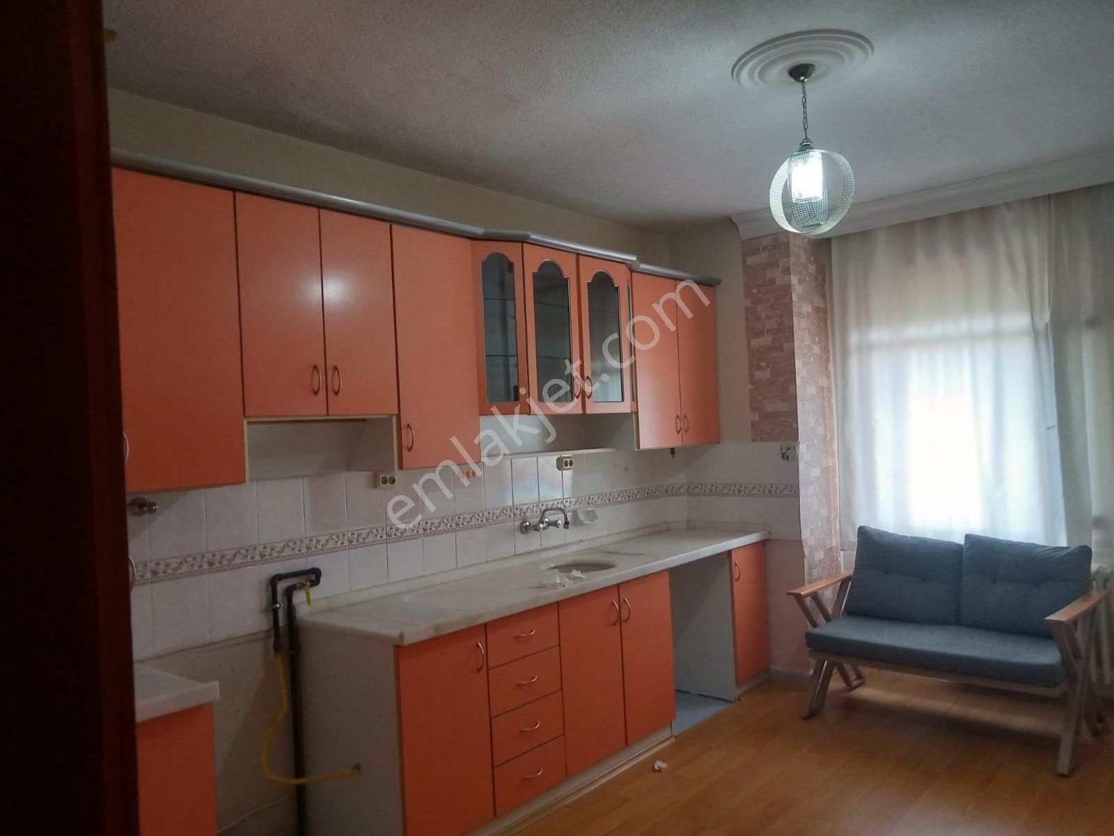 Erenköy'de 700m2 Arsa İçinde 2 Katlı Müstakil Ev (arsa Parasına) - Görsel 4