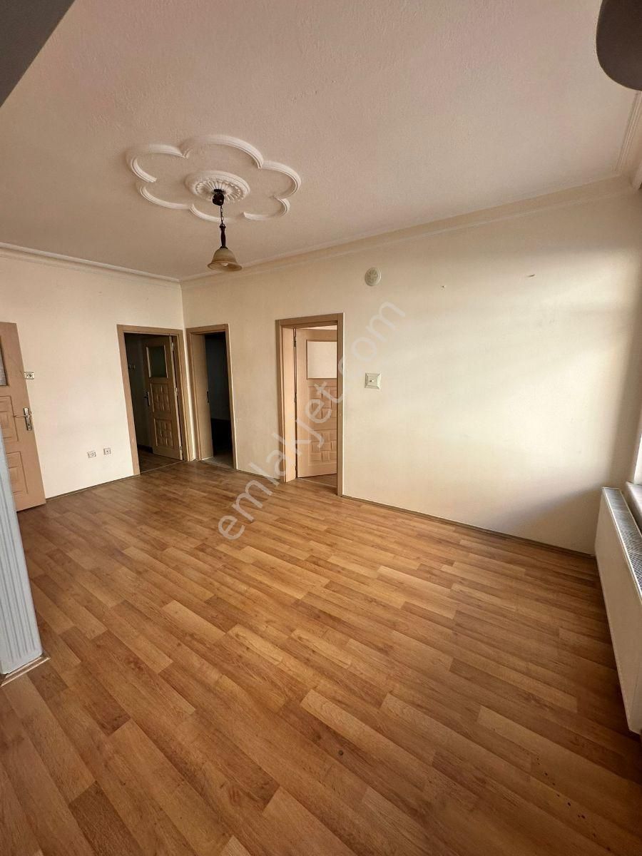 İhsaniyede 3+1 Arakat Bakımlı Boş Daire Merkezi Konumda - Görsel 8