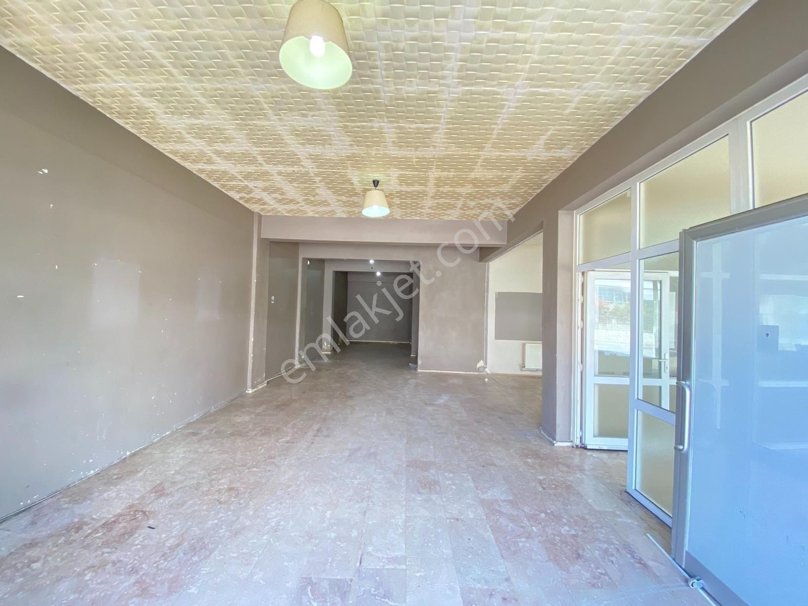 Serdivan Devlet Hastanesine 200m. Ön Bahçeli 165m²kiralık Dükkan - Görsel 14