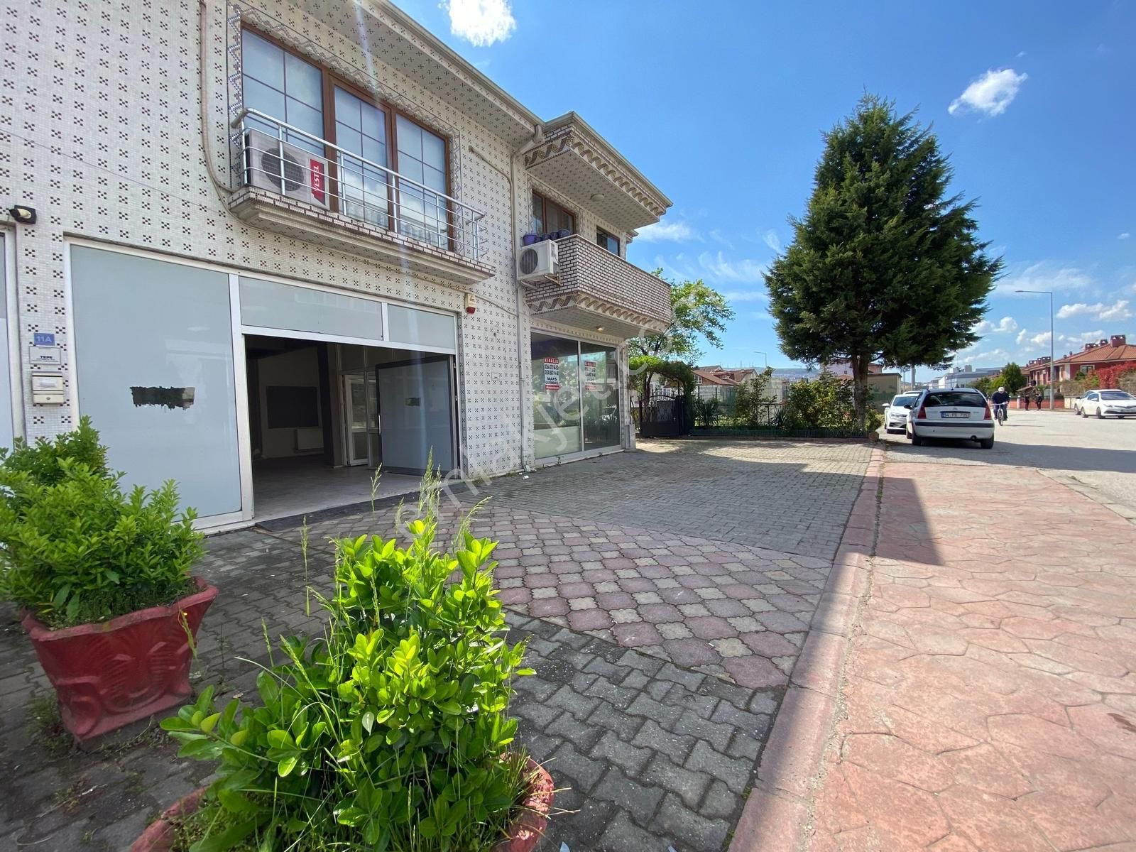 Serdivan Devlet Hastanesine 200m. Ön Bahçeli 165m²kiralık Dükkan - Görsel 20