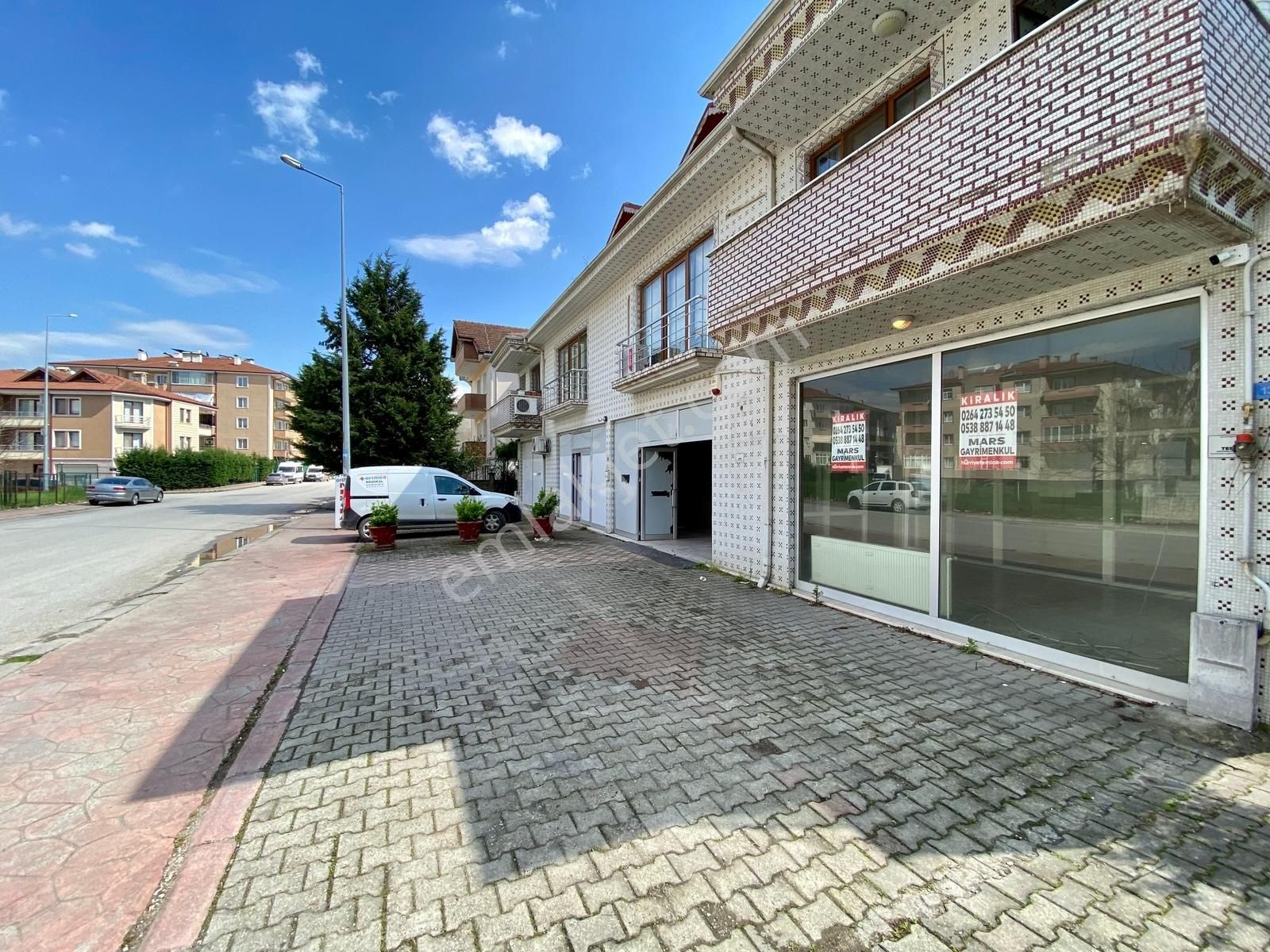 Serdivan Devlet Hastanesine 200m. Ön Bahçeli 165m²kiralık Dükkan - Görsel 9