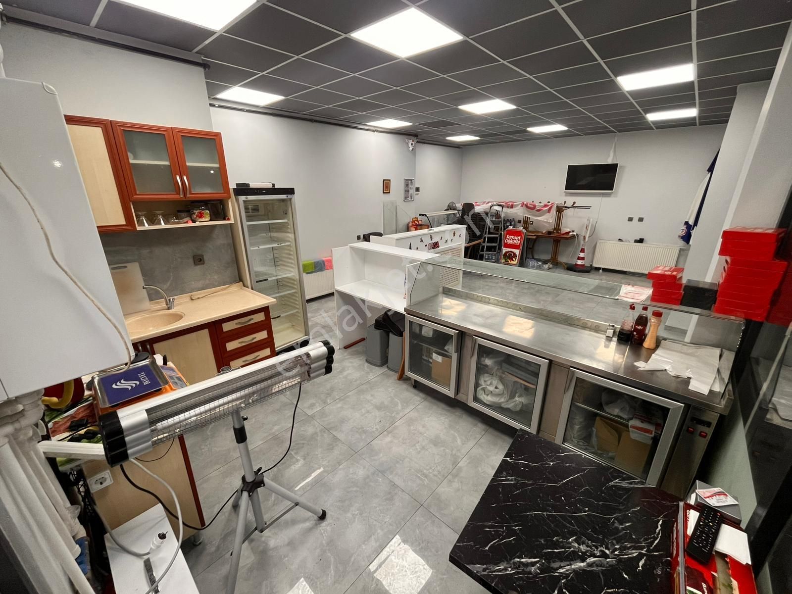 Ankara Kazanç'tan Pınarbaşında Zafer İçyer Caddesi Yakını Koşuyolu Cepheli Full Yapılı Dükkan - Görsel 26