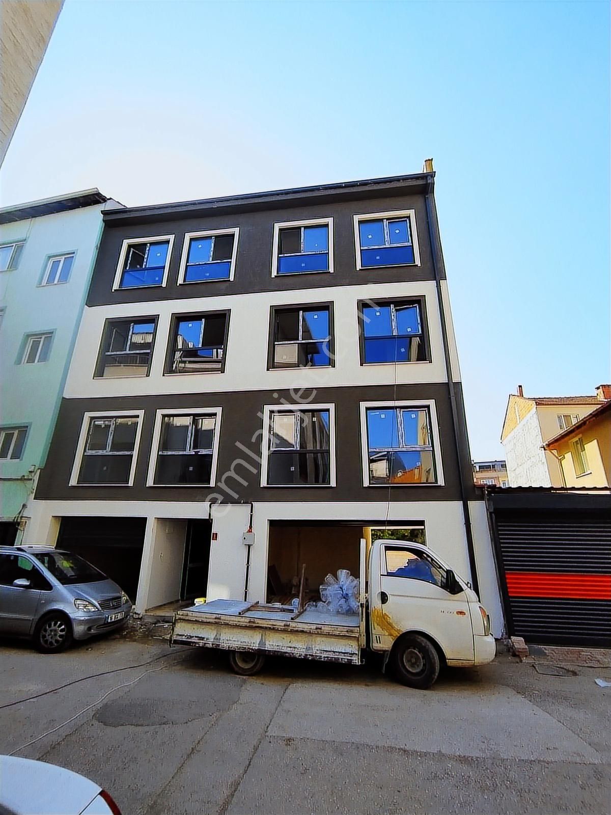 Kariyer'den Kemalpaşa Mah Arakat 1+1 Boş Kiralık Daire