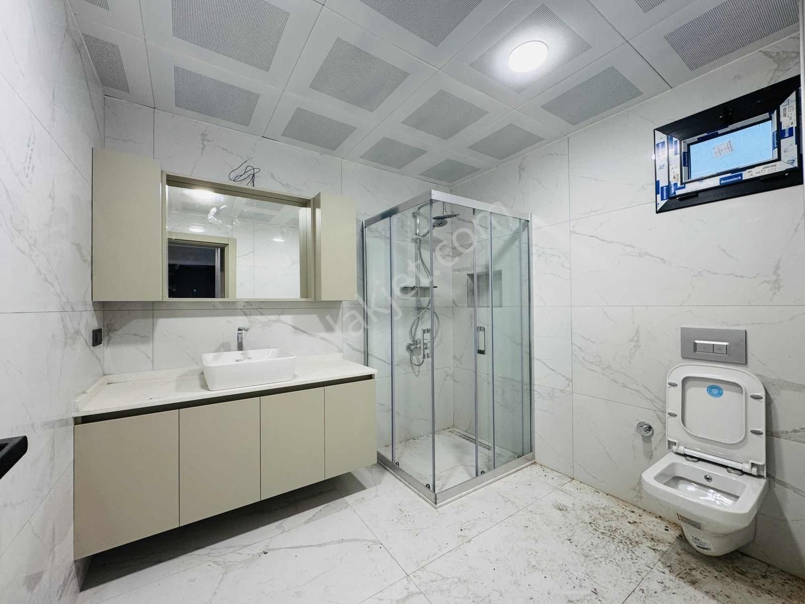 Kuşadası Davutlar'da Denize Sıfır Satılık 4+1 Lüks Yazlık - Görsel 8