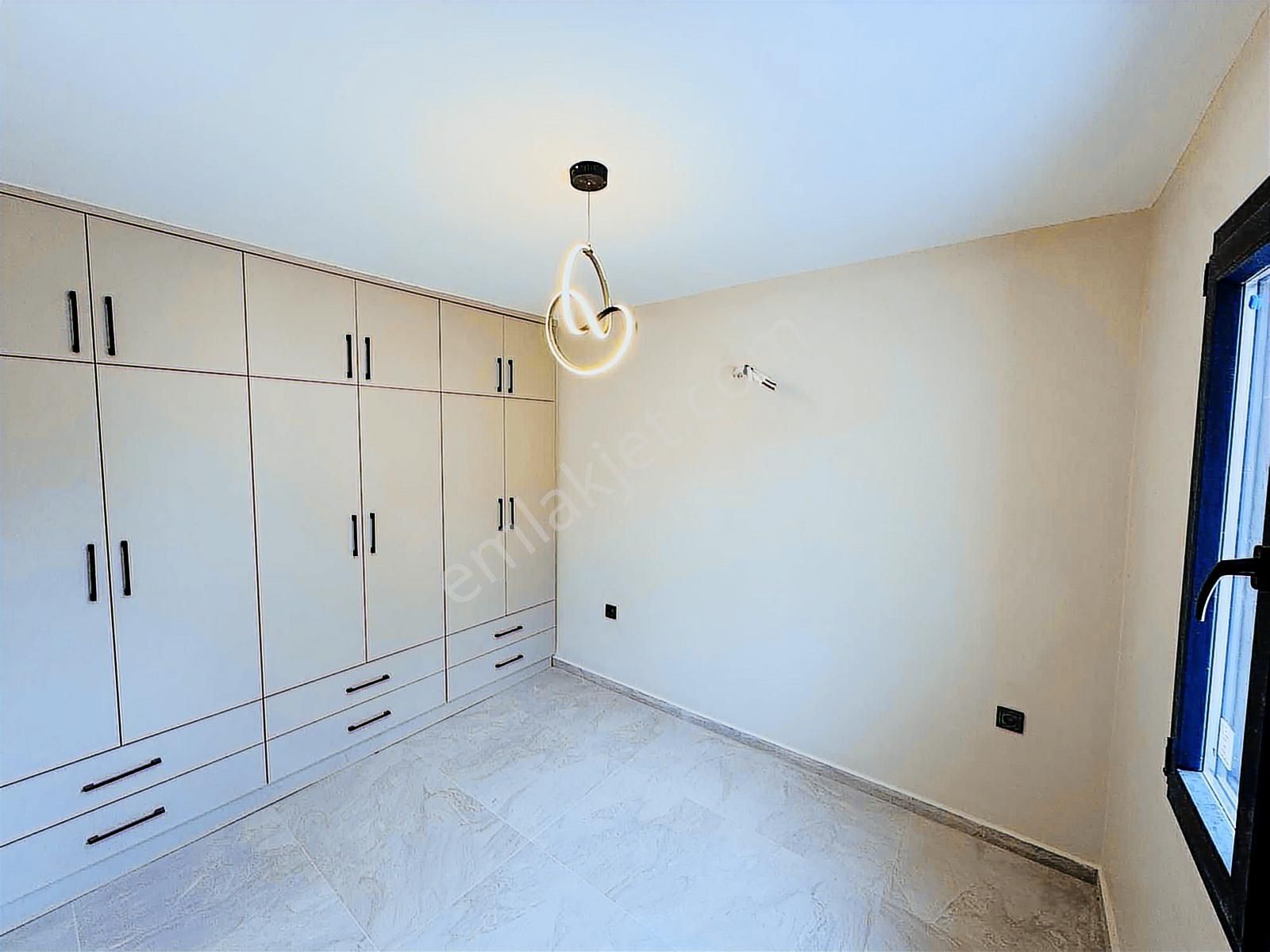 Kuşadası Davutlar'da Denize Sıfır Satılık 4+1 Lüks Yazlık - Görsel 25