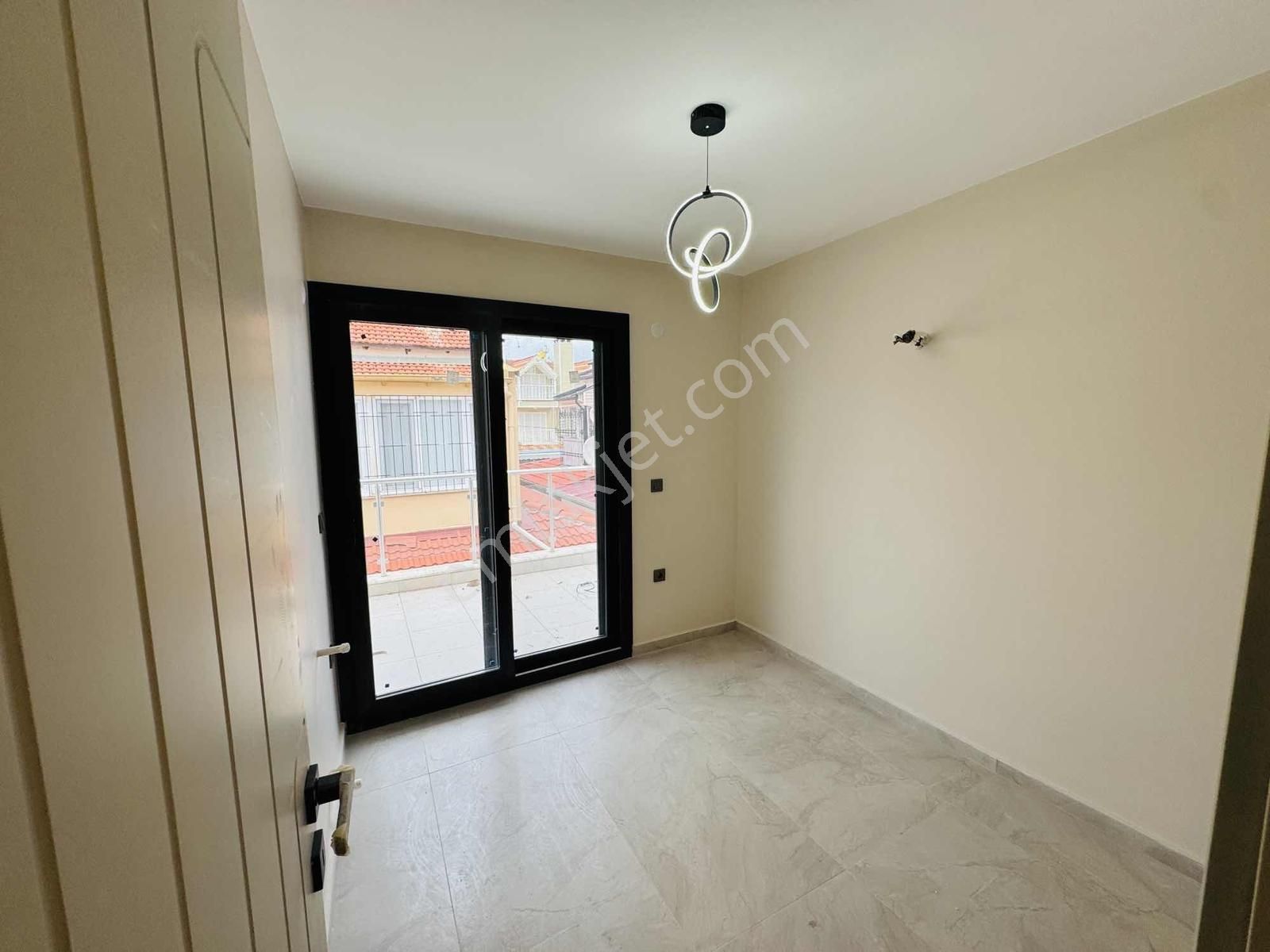 Kuşadası Davutlar'da Denize Sıfır Satılık 4+1 Lüks Yazlık - Görsel 35