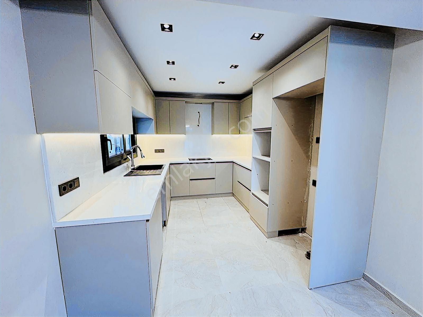 Kuşadası Davutlar'da Denize Sıfır Satılık 4+1 Lüks Yazlık - Görsel 21