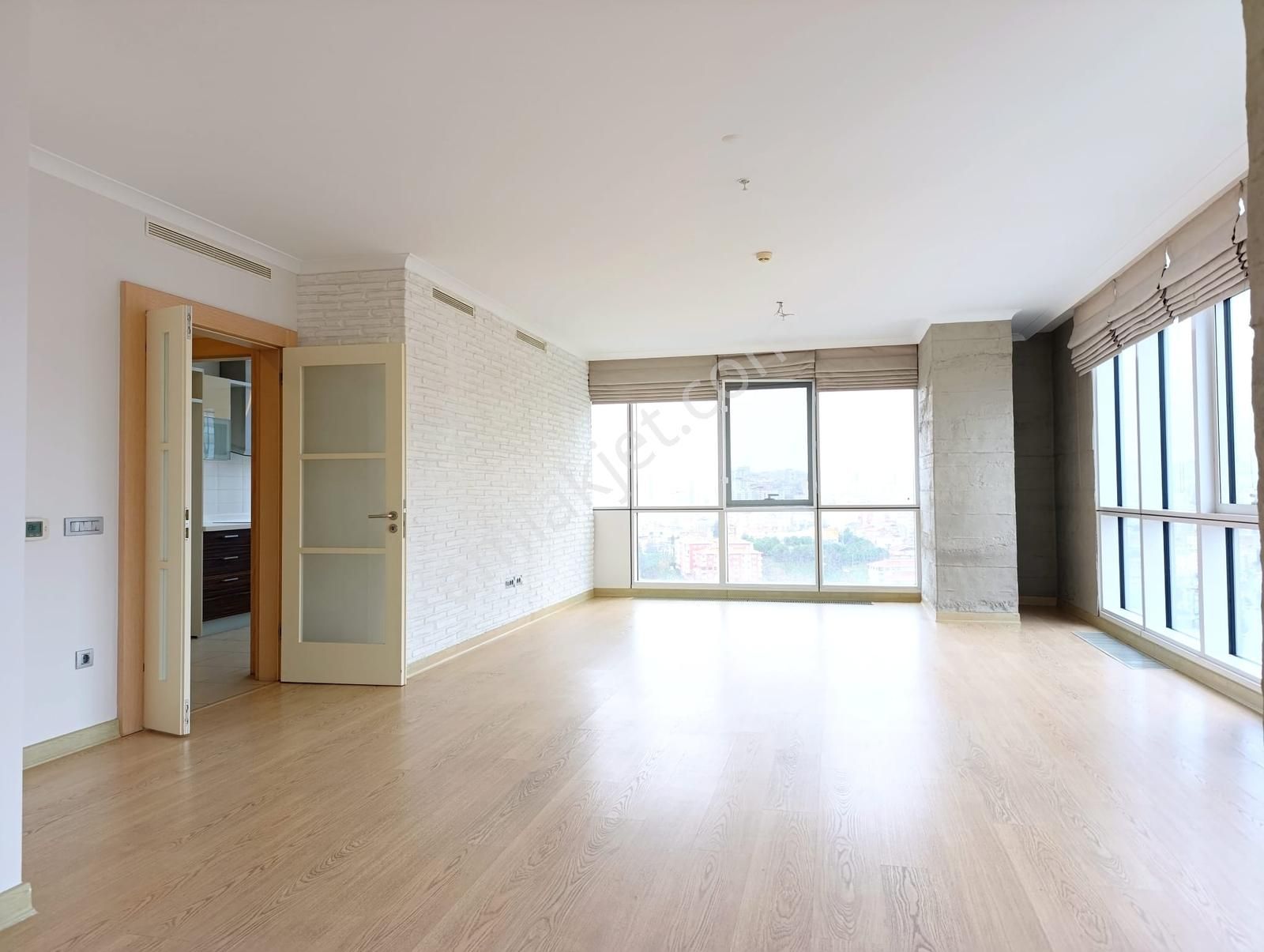 Ataşehir Varyap Meridian'de Boş Çift Cepheli 4+1 Satılık Daire - Görsel 7