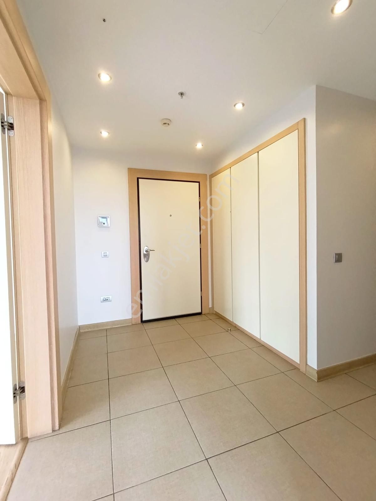 Ataşehir Varyap Meridian'de Boş Çift Cepheli 4+1 Satılık Daire - Görsel 11