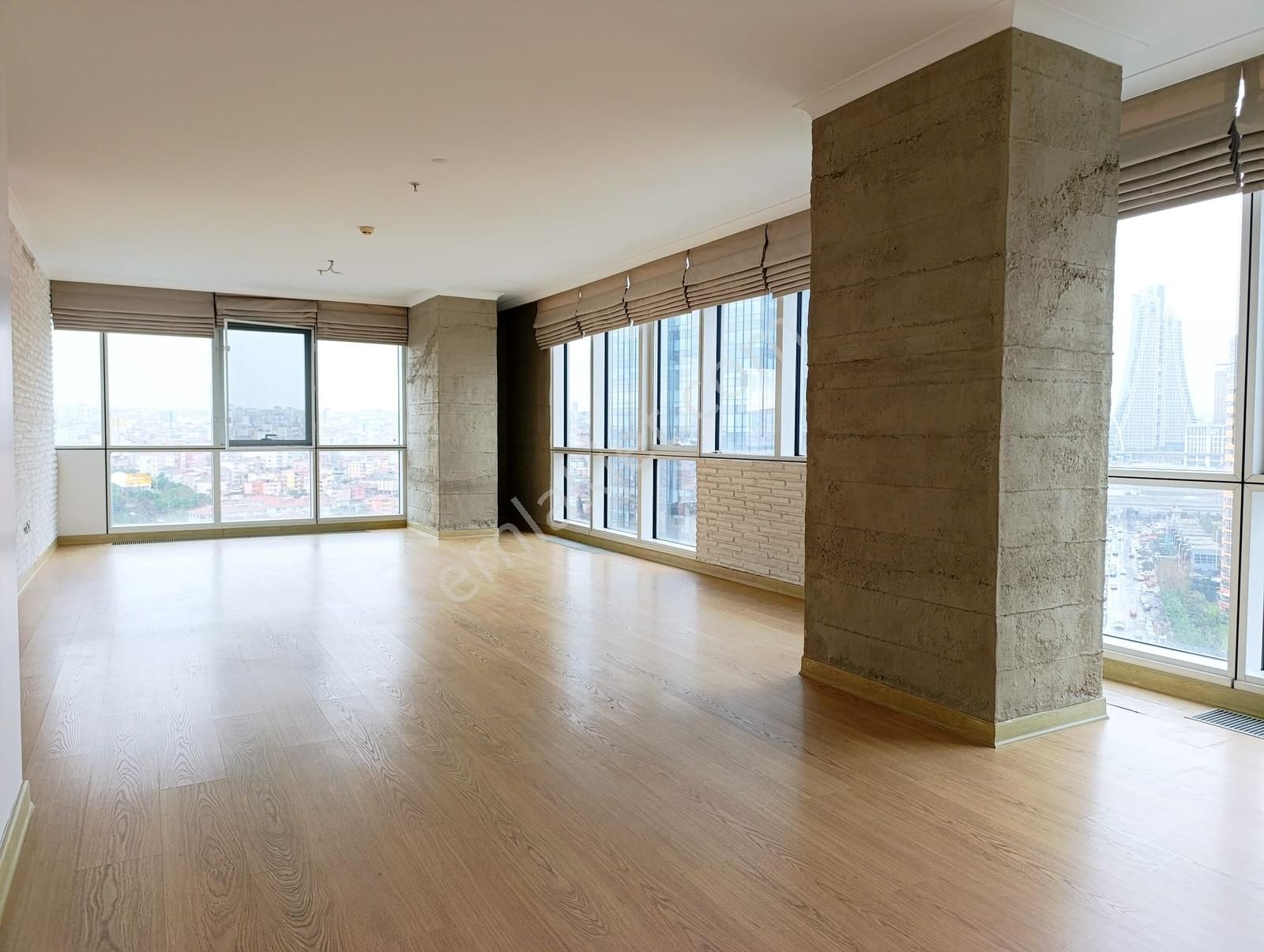 Ataşehir Varyap Meridian'de Boş Çift Cepheli 4+1 Satılık Daire - Görsel 4