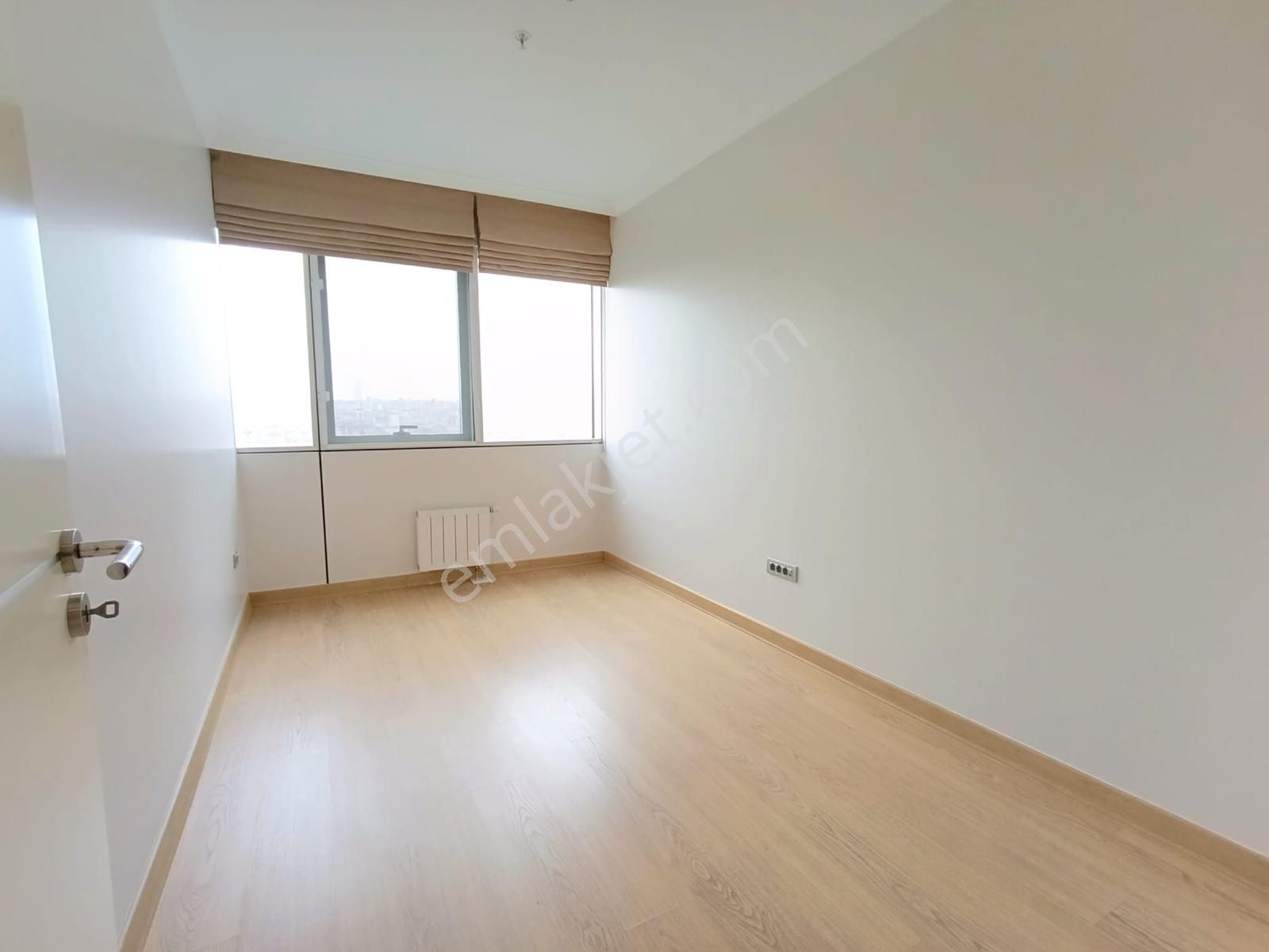 Ataşehir Varyap Meridian'de Boş Çift Cepheli 4+1 Satılık Daire - Görsel 21