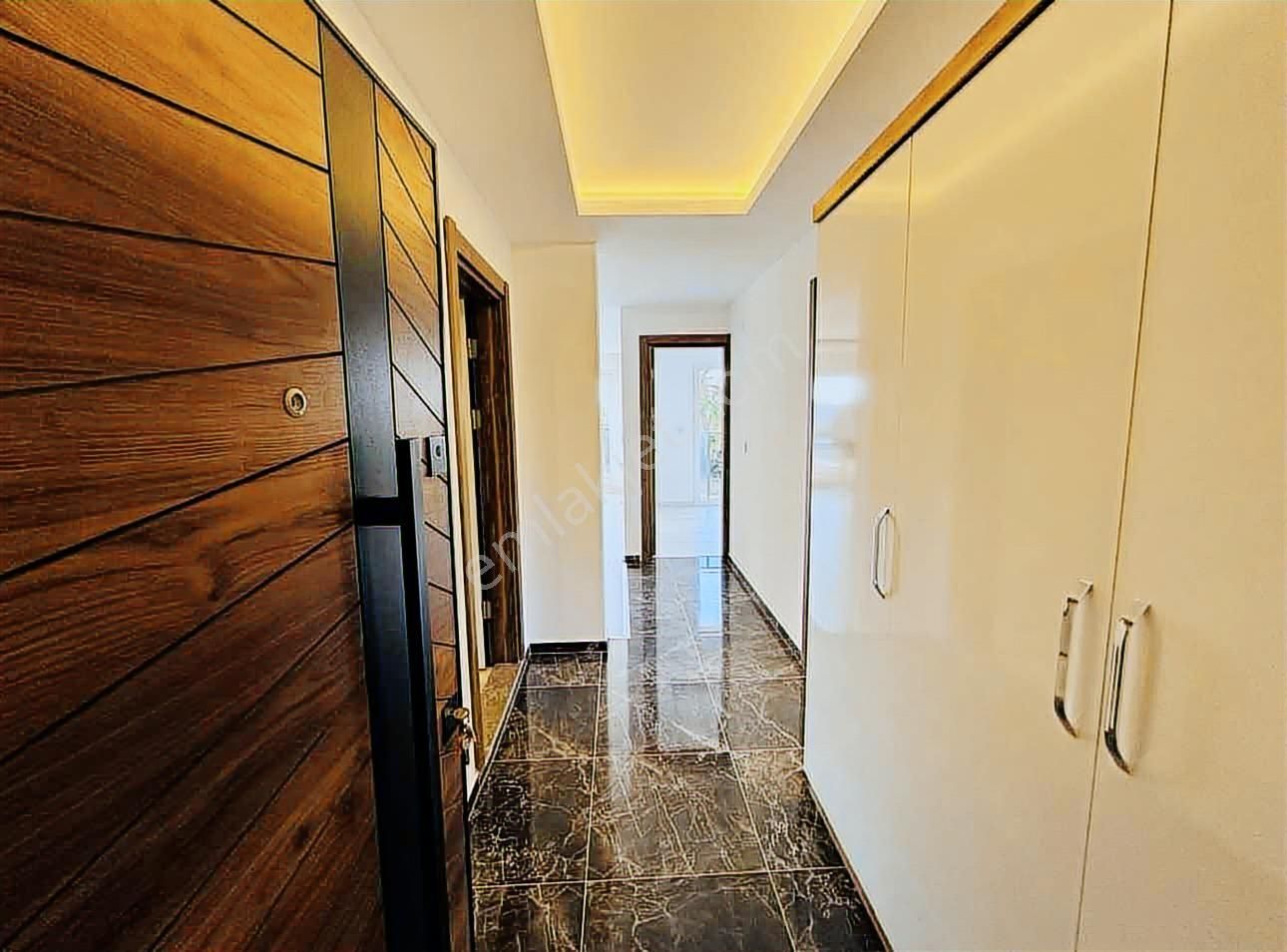 Kuşadası'nda Havuzlu Ebeveyn Banyolu Satılık 2+1 Sıfır Daire - Görsel 13