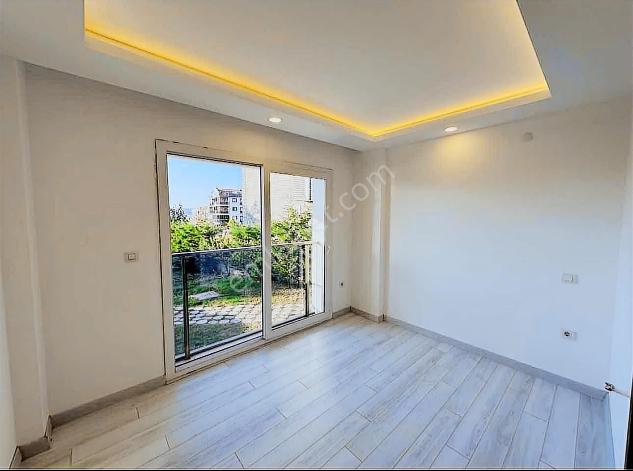 Kuşadası'nda Havuzlu Ebeveyn Banyolu Satılık 2+1 Sıfır Daire - Görsel 4