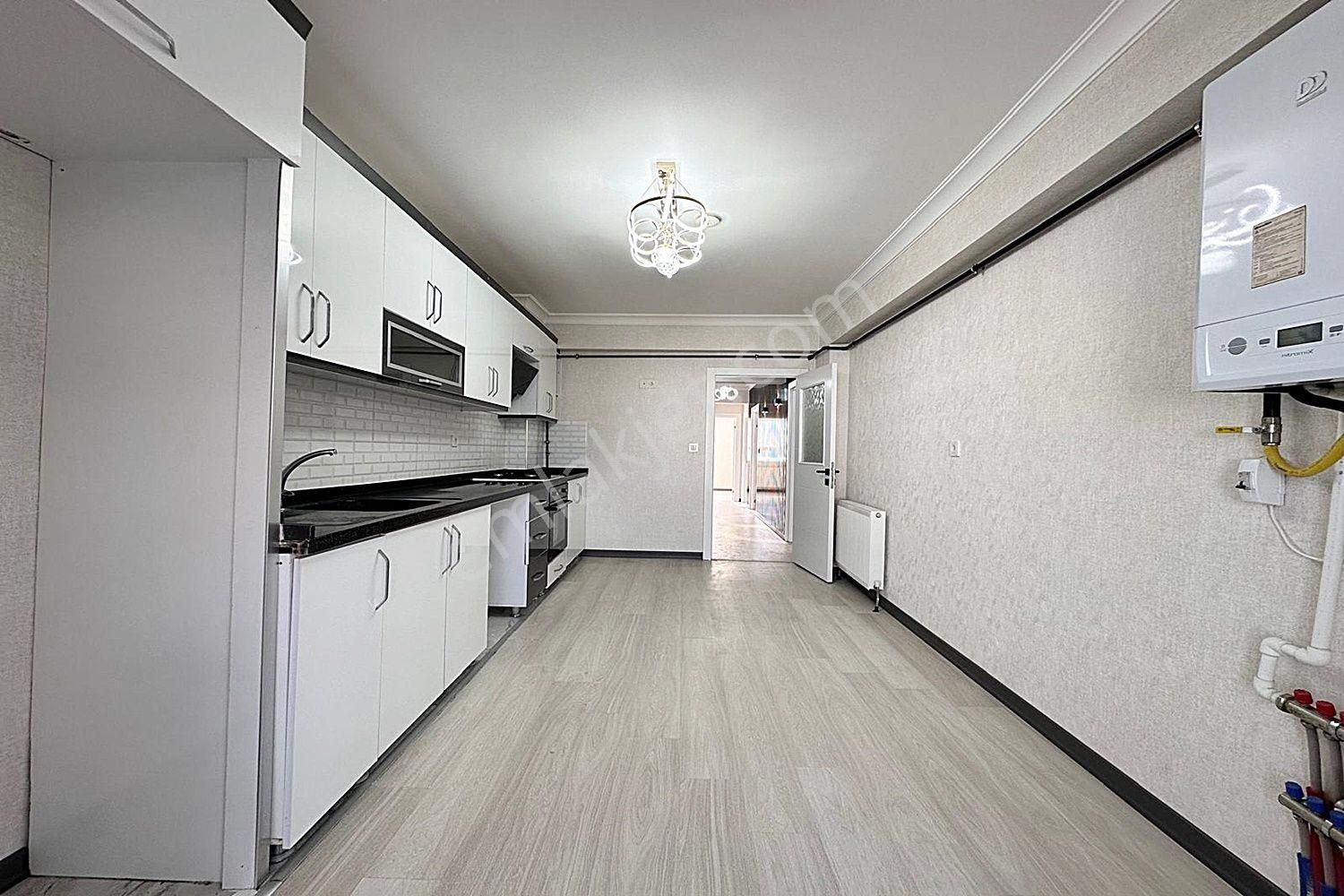 Karakaya'da Bölgenin Gözde Projesinde Ultra Lüks Yapılı 3+1 Daire - Görsel 4