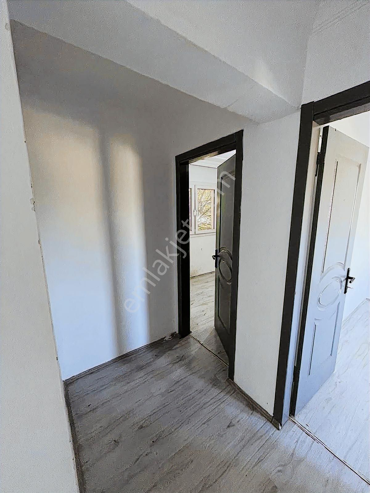 Dispanser Sokakta 3+1 Daire Veya İşyeri Kiralık - Görsel 12