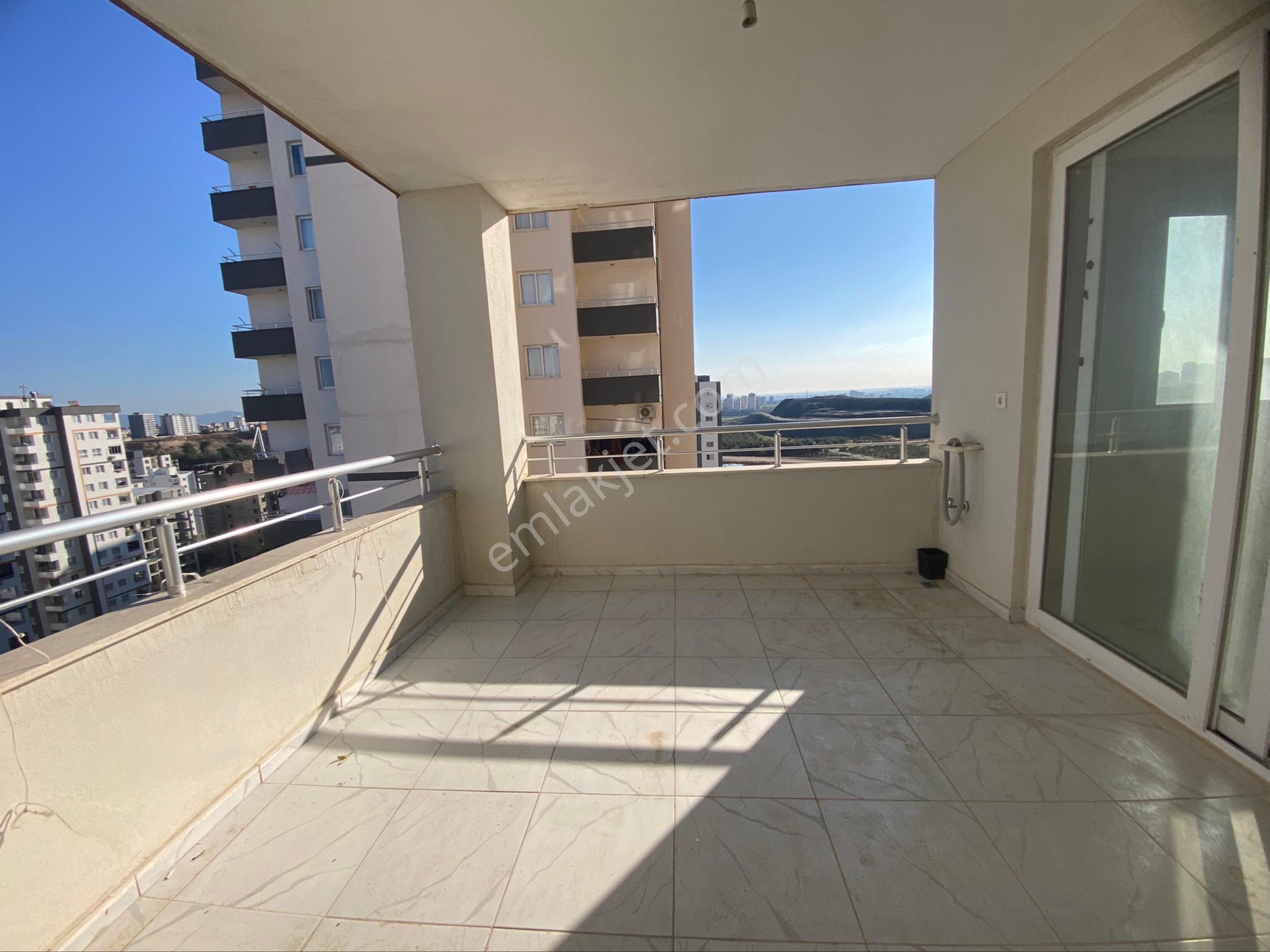 Kiralık Geniş 2+1 Giyinme Odalı Çift Balkonlu-cazip Daire