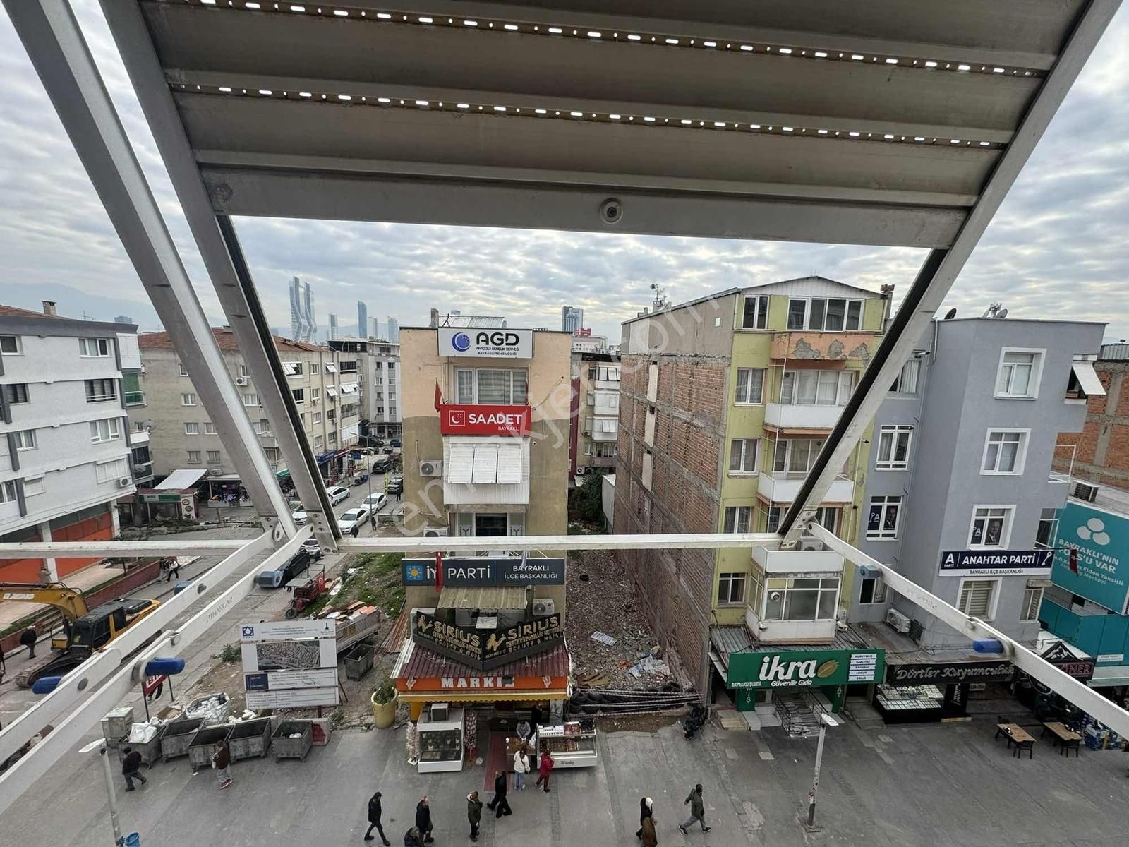 Bayraklı Sevgi Yolunda 3+1 Asansörlü Doğalgazlı Kiralık Daire - Görsel 15