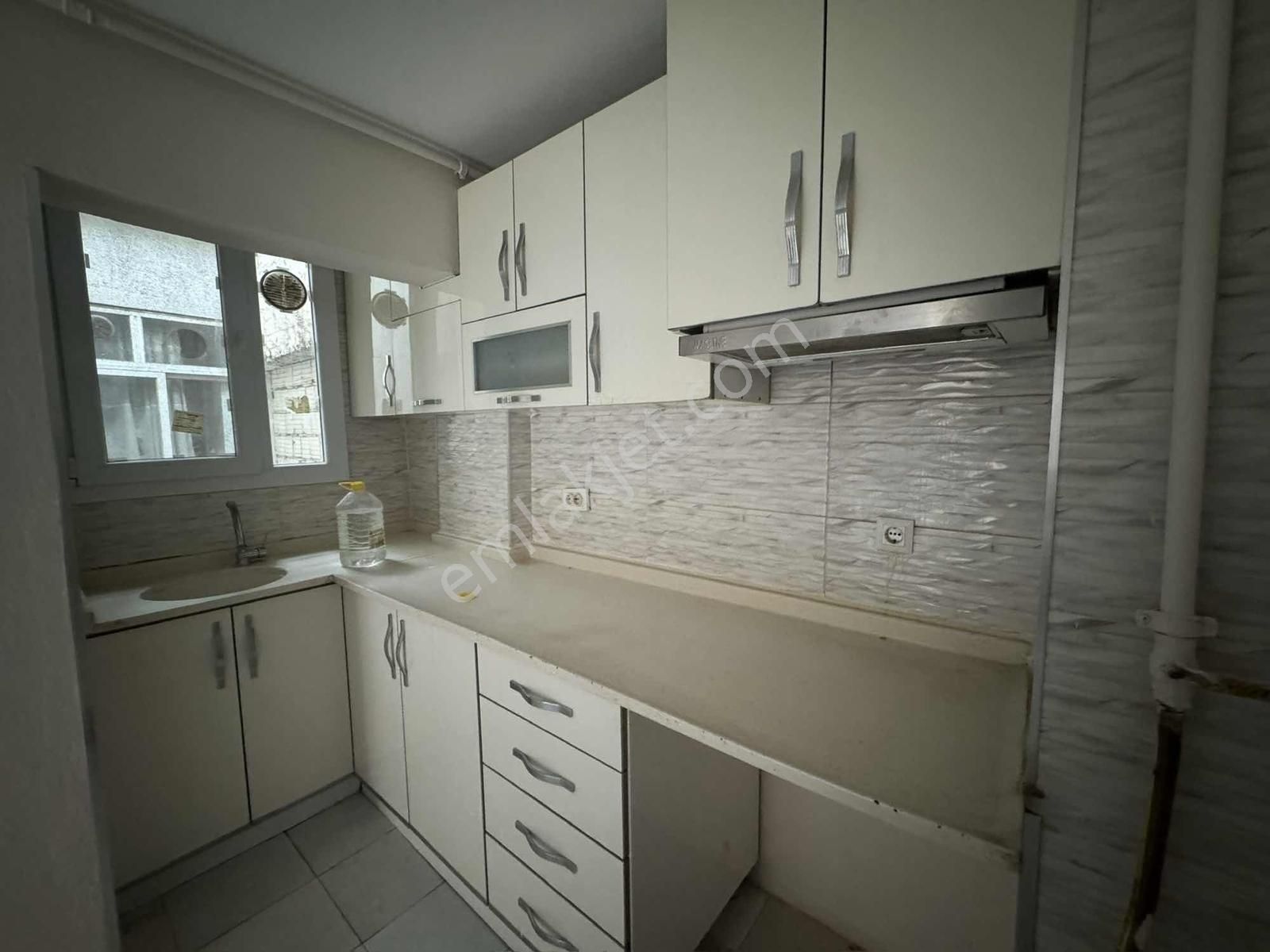 Bayraklı Sevgi Yolunda 3+1 Asansörlü Doğalgazlı Kiralık Daire - Görsel 12