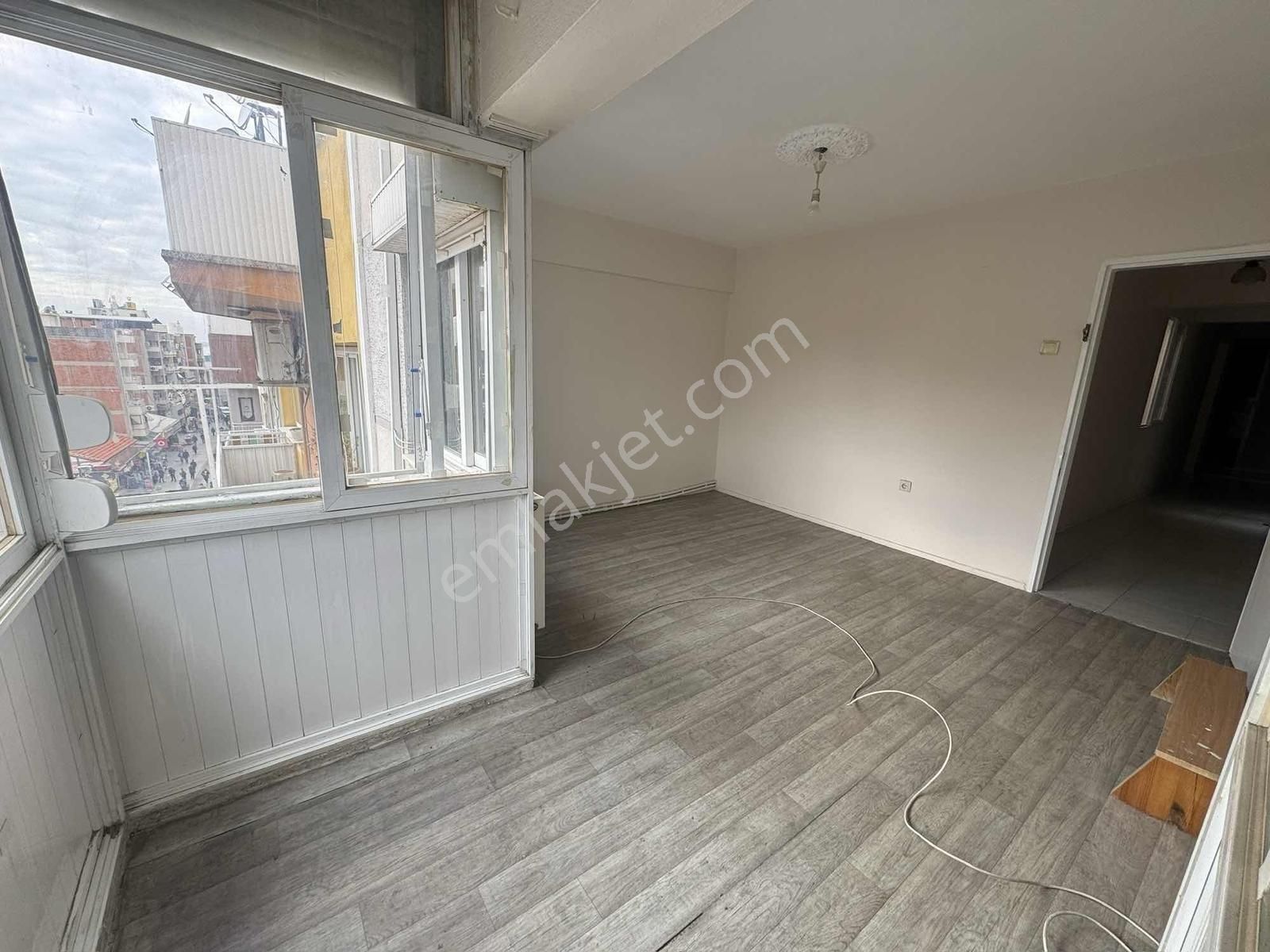 Bayraklı Sevgi Yolunda 3+1 Asansörlü Doğalgazlı Kiralık Daire - Görsel 17