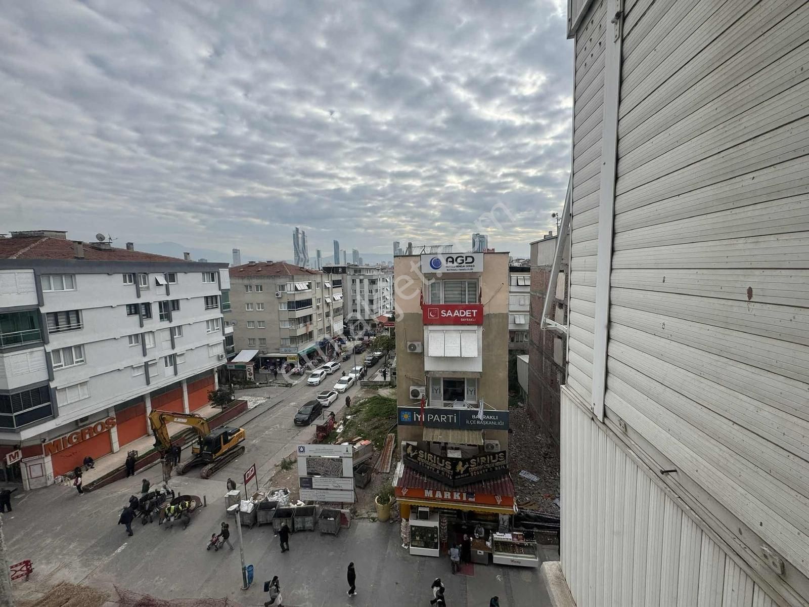 Bayraklı Sevgi Yolunda 3+1 Asansörlü Doğalgazlı Kiralık Daire - Görsel 10