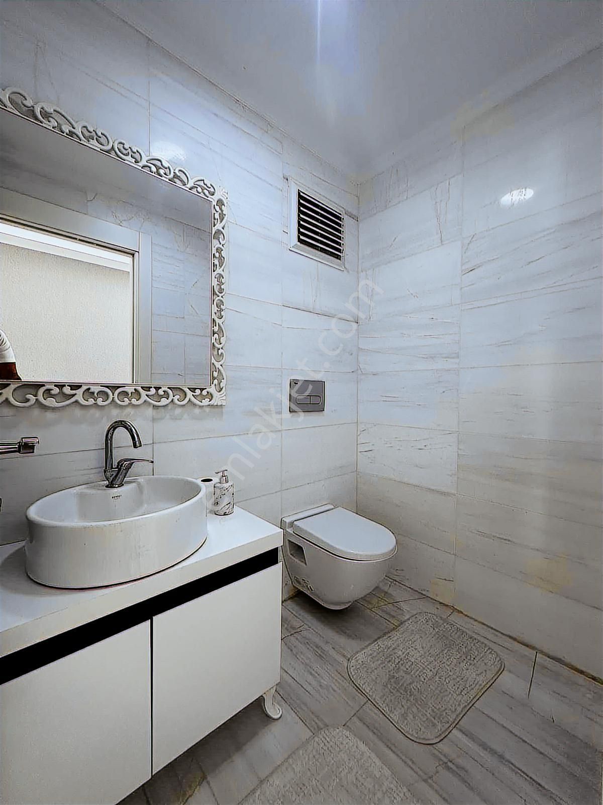 Afyon Özsu Emlak'tan Bulvar Park Evlerinde Satılık 4+1 Daire - Görsel 2