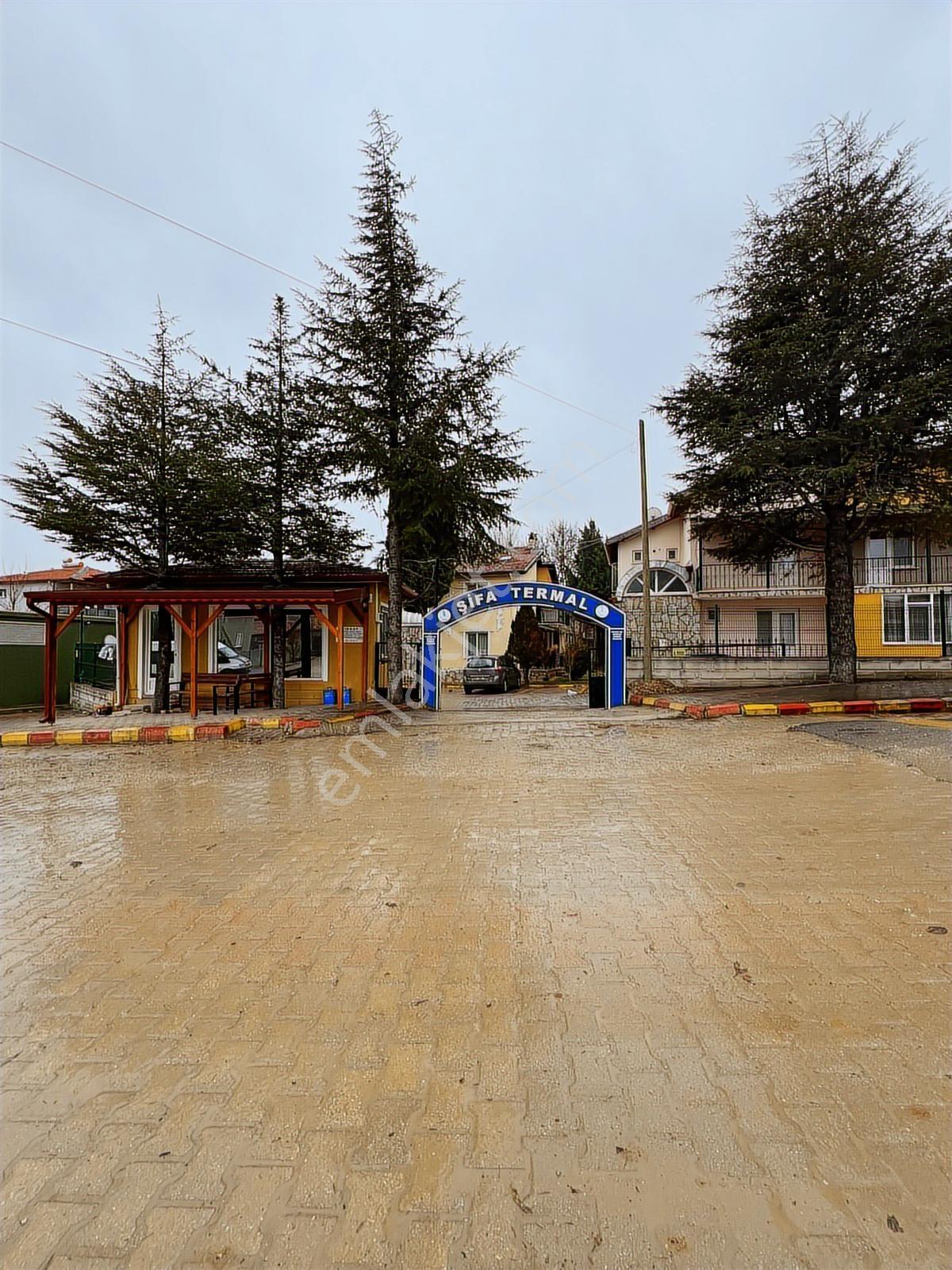 Afyon Özsu Emlak'tan Gazlıgöl'de Bakımlı Satılık Villa - Görsel 8
