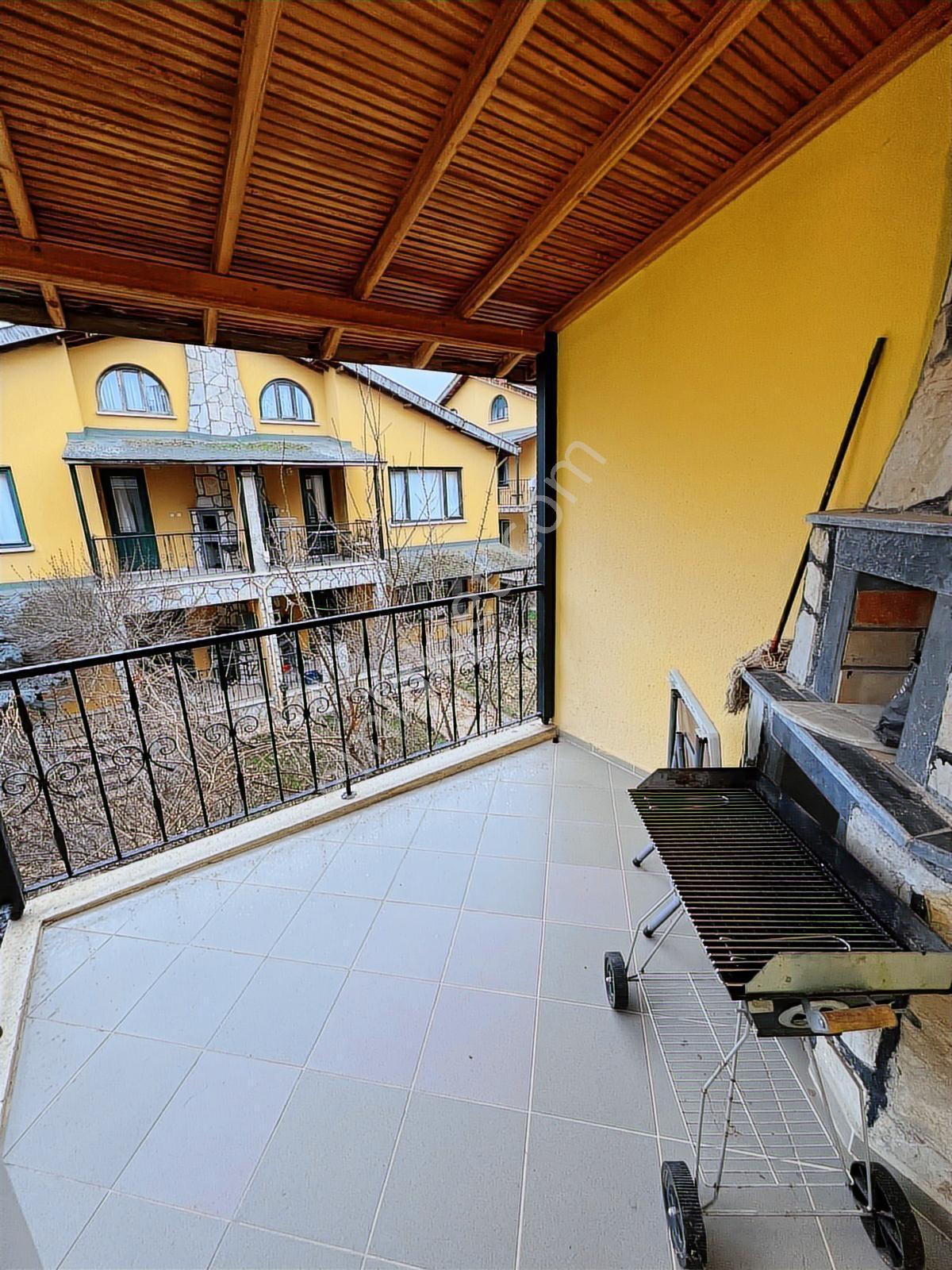 Afyon Özsu Emlak'tan Gazlıgöl'de Bakımlı Satılık Villa - Görsel 18