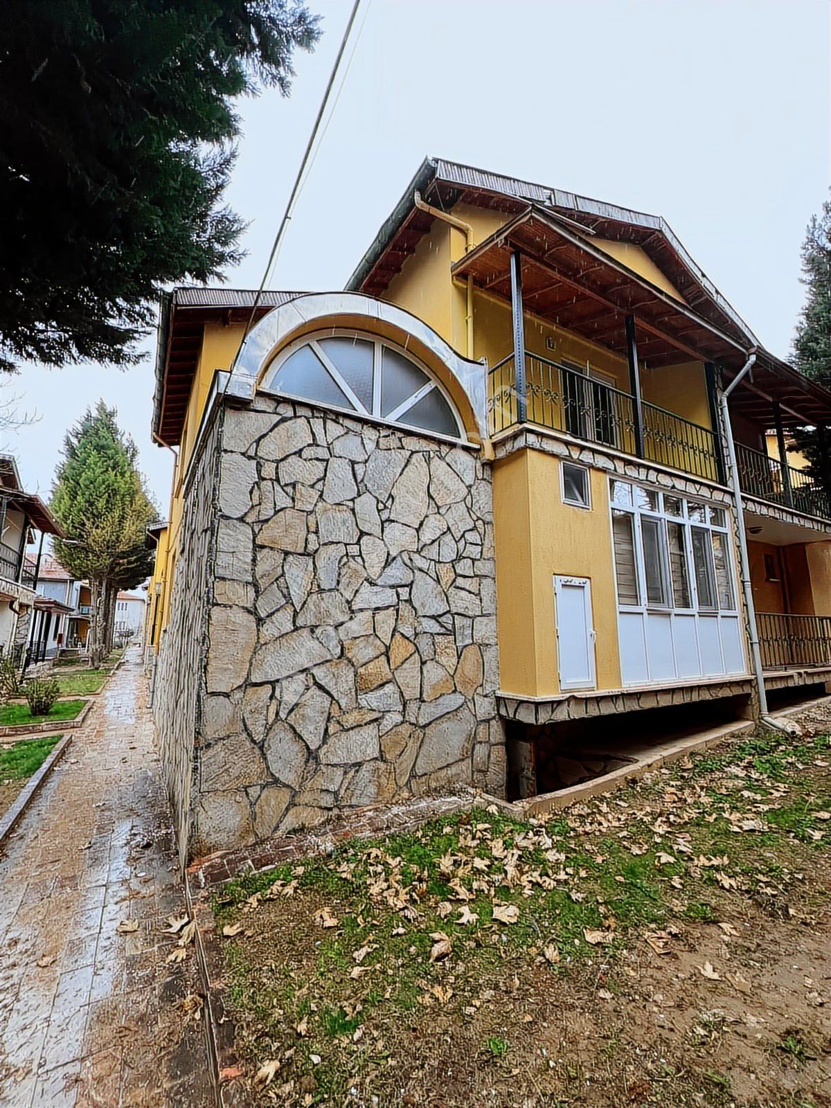 Afyon Özsu Emlak'tan Gazlıgöl'de Bakımlı Satılık Villa - Görsel 27